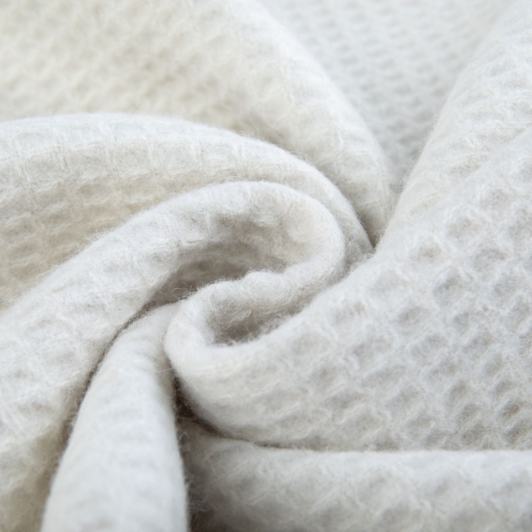 Pre-order 15 Days Delivery Wool Throw Blanket DR-BLK22 - Blankets - ebarza Furniture UAE | Shop Modern Furniture in Abu Dhabi & Dubai - مفروشات ايبازرا في الامارات | تسوق اثاث عصري وديكورات مميزة في دبي وابوظبي