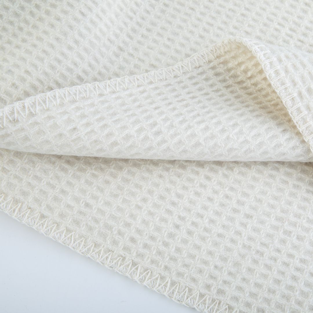 Pre-order 15 Days Delivery Wool Throw Blanket DR-BLK22 - Blankets - ebarza Furniture UAE | Shop Modern Furniture in Abu Dhabi & Dubai - مفروشات ايبازرا في الامارات | تسوق اثاث عصري وديكورات مميزة في دبي وابوظبي