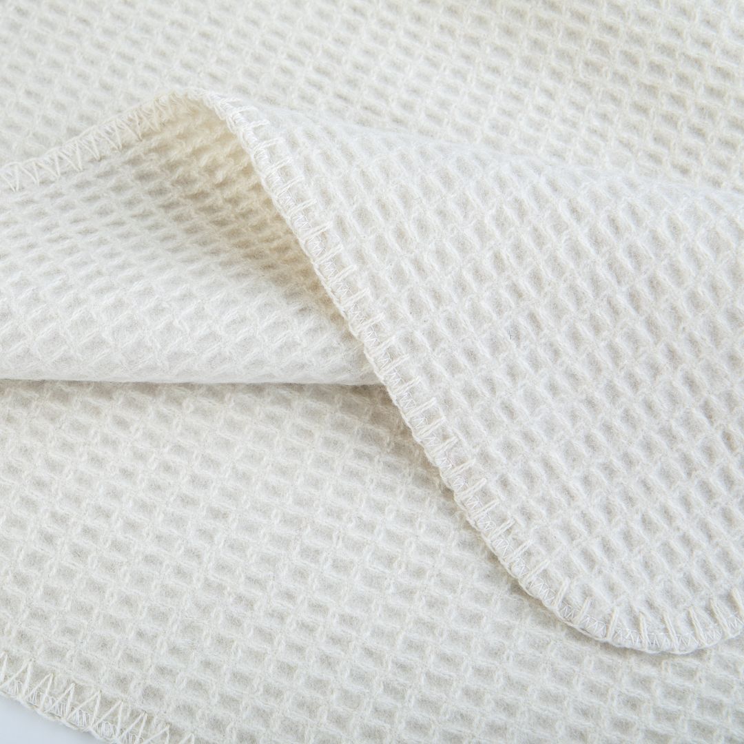 Pre-order 15 Days Delivery Wool Throw Blanket DR-BLK22 - Blankets - ebarza Furniture UAE | Shop Modern Furniture in Abu Dhabi & Dubai - مفروشات ايبازرا في الامارات | تسوق اثاث عصري وديكورات مميزة في دبي وابوظبي