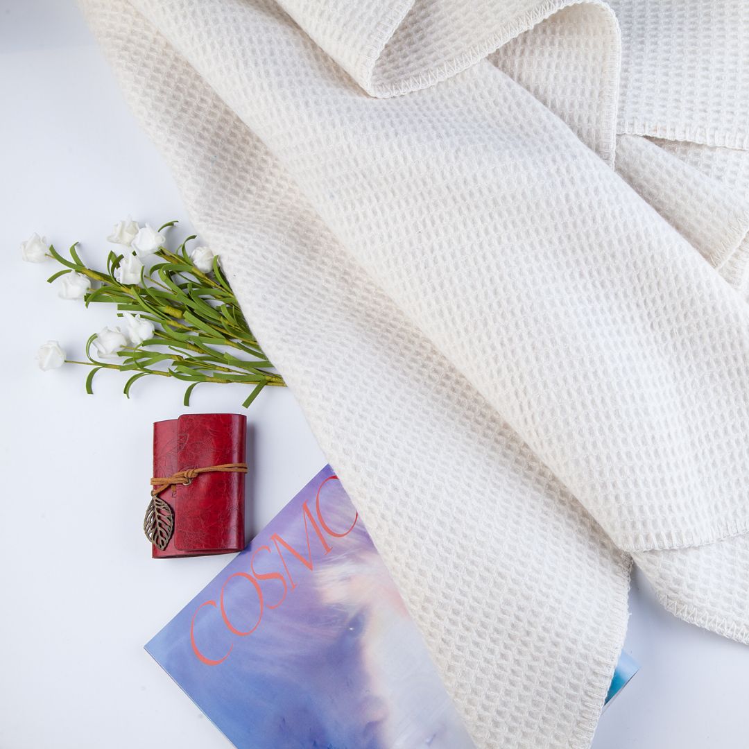 Pre-order 15 Days Delivery Wool Throw Blanket DR-BLK22 - Blankets - ebarza Furniture UAE | Shop Modern Furniture in Abu Dhabi & Dubai - مفروشات ايبازرا في الامارات | تسوق اثاث عصري وديكورات مميزة في دبي وابوظبي