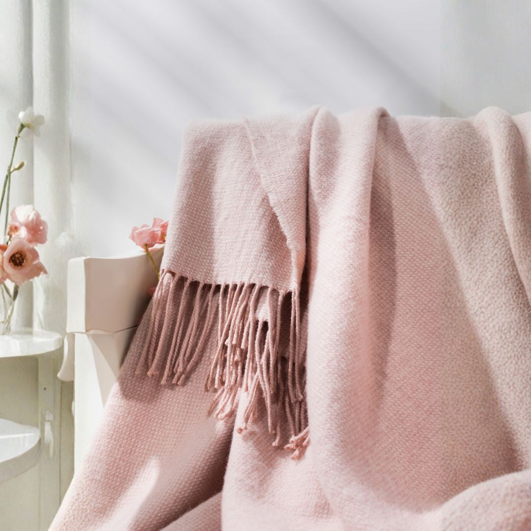 Pre-order 15 Days Delivery Wool Throw Blanket DR-THW12 - Blankets - ebarza Furniture UAE | Shop Modern Furniture in Abu Dhabi & Dubai - مفروشات ايبازرا في الامارات | تسوق اثاث عصري وديكورات مميزة في دبي وابوظبي