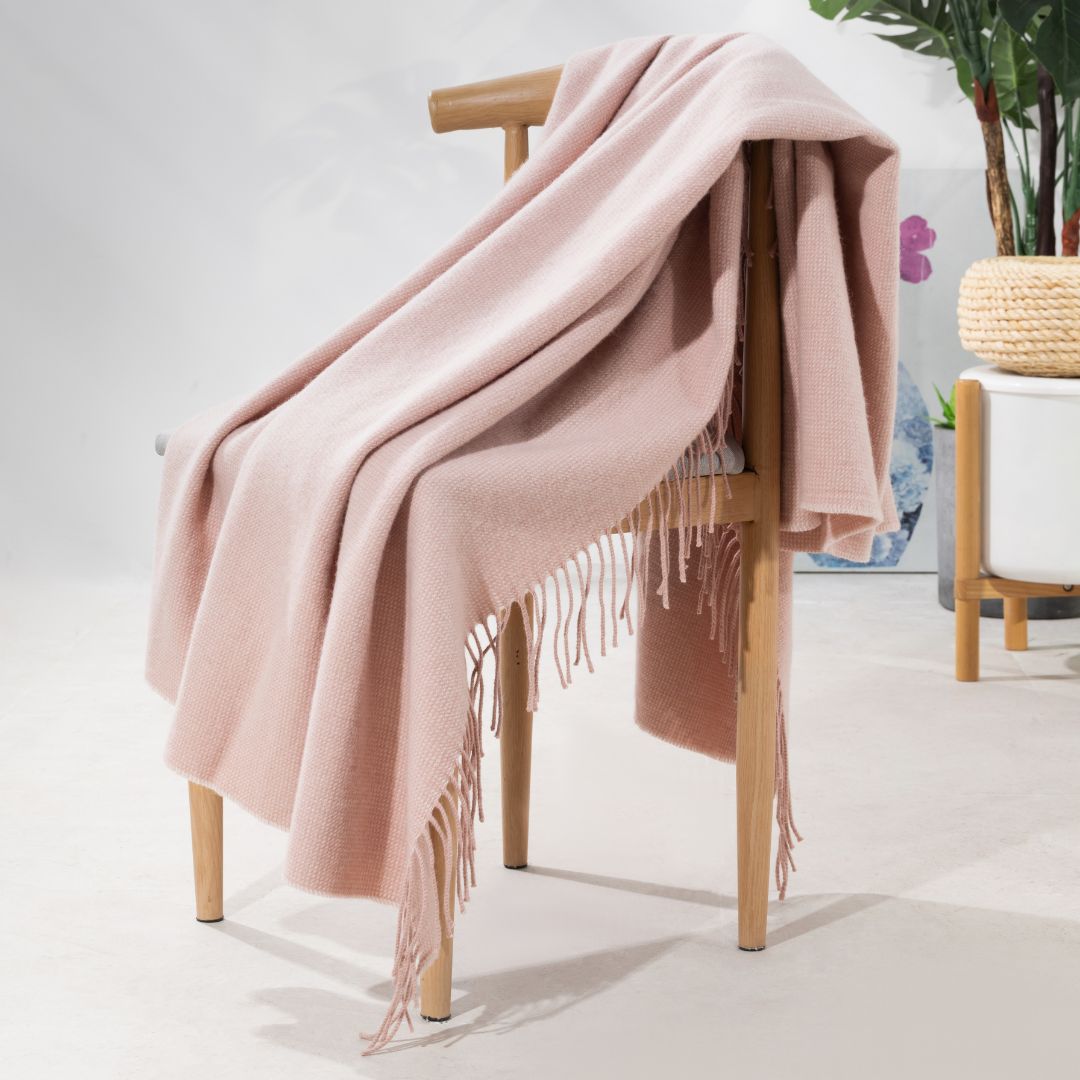 Pre-order 15 Days Delivery Wool Throw Blanket DR-THW12 - Blankets - ebarza Furniture UAE | Shop Modern Furniture in Abu Dhabi & Dubai - مفروشات ايبازرا في الامارات | تسوق اثاث عصري وديكورات مميزة في دبي وابوظبي