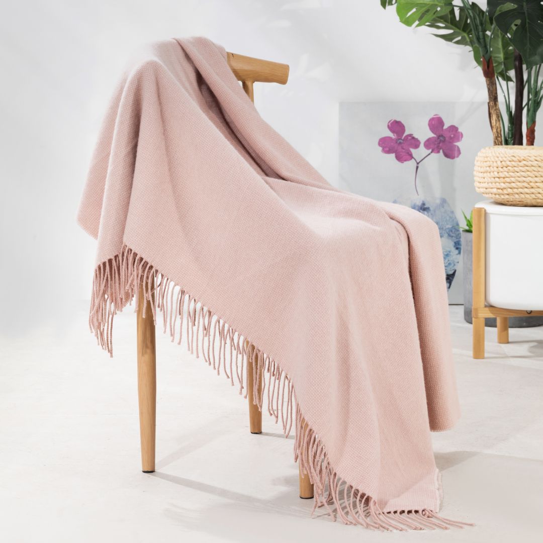 Pre-order 15 Days Delivery Wool Throw Blanket DR-THW12 - Blankets - ebarza Furniture UAE | Shop Modern Furniture in Abu Dhabi & Dubai - مفروشات ايبازرا في الامارات | تسوق اثاث عصري وديكورات مميزة في دبي وابوظبي