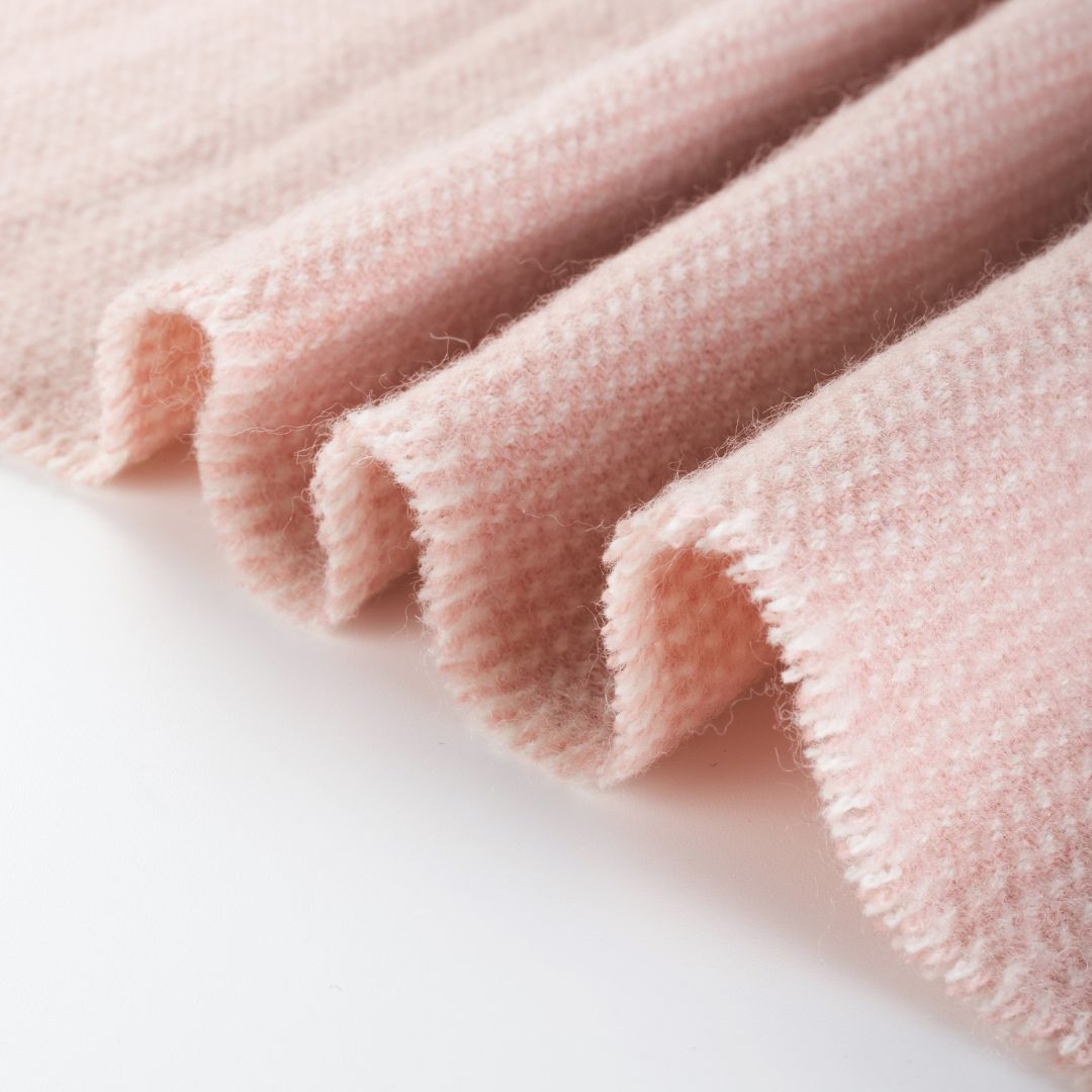 Pre-order 15 Days Delivery Wool Throw Blanket DR-THW12 - Blankets - ebarza Furniture UAE | Shop Modern Furniture in Abu Dhabi & Dubai - مفروشات ايبازرا في الامارات | تسوق اثاث عصري وديكورات مميزة في دبي وابوظبي