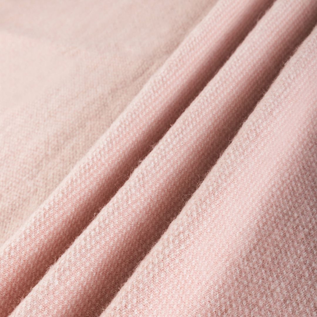 Pre-order 15 Days Delivery Wool Throw Blanket DR-THW12 - Blankets - ebarza Furniture UAE | Shop Modern Furniture in Abu Dhabi & Dubai - مفروشات ايبازرا في الامارات | تسوق اثاث عصري وديكورات مميزة في دبي وابوظبي