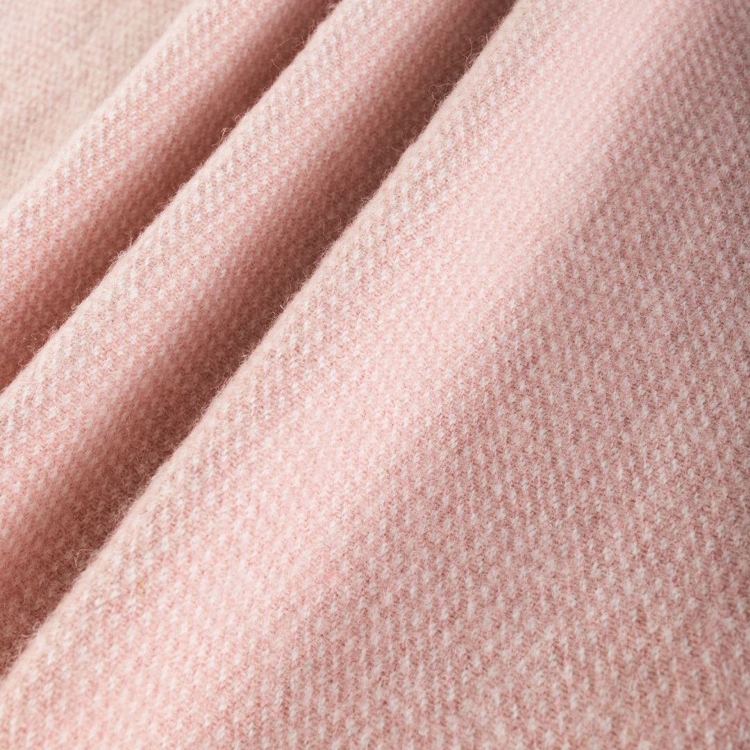 Pre-order 15 Days Delivery Wool Throw Blanket DR-THW12 - Blankets - ebarza Furniture UAE | Shop Modern Furniture in Abu Dhabi & Dubai - مفروشات ايبازرا في الامارات | تسوق اثاث عصري وديكورات مميزة في دبي وابوظبي