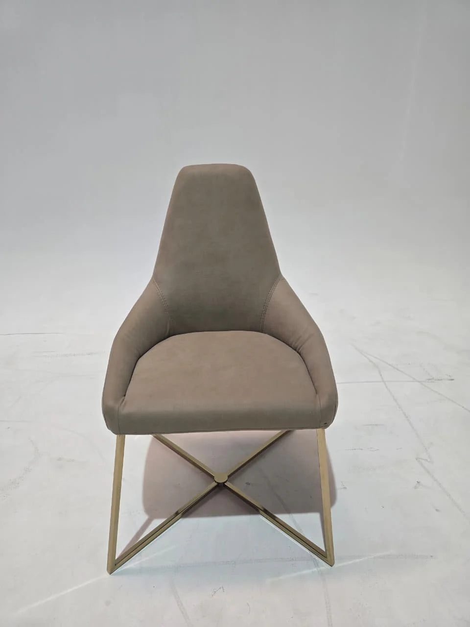 AS IS - Aura dining Chair Aura-Chair - DISPLAY ITEM - ebarza Furniture UAE | Shop Modern Furniture in Abu Dhabi & Dubai - مفروشات ايبازرا في الامارات | تسوق اثاث عصري وديكورات مميزة في دبي وابوظبي