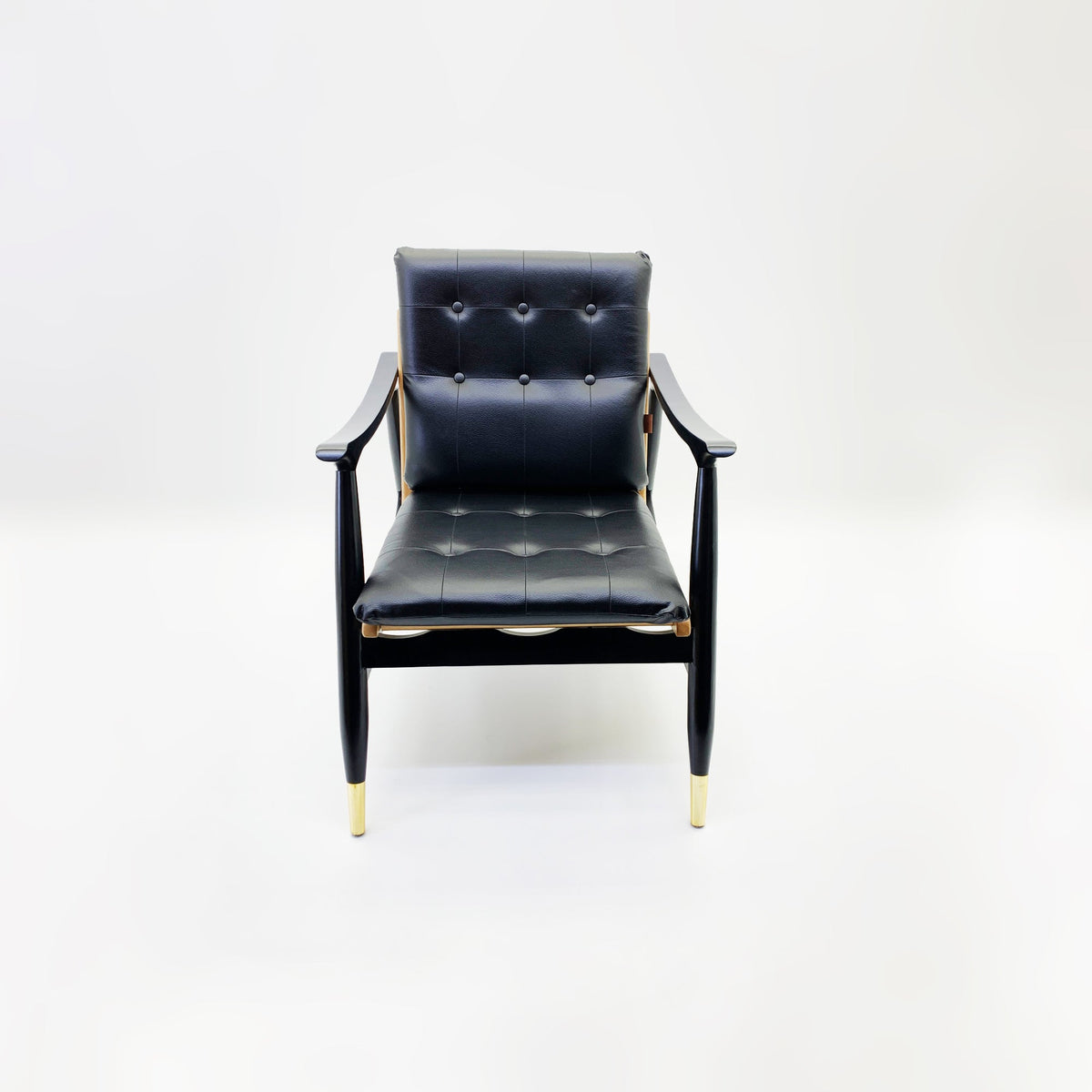 As-is Bonna Armchair Bonna-Glory901 display item by SANCREA, showcasing a stylish, plush seating with a modern design.