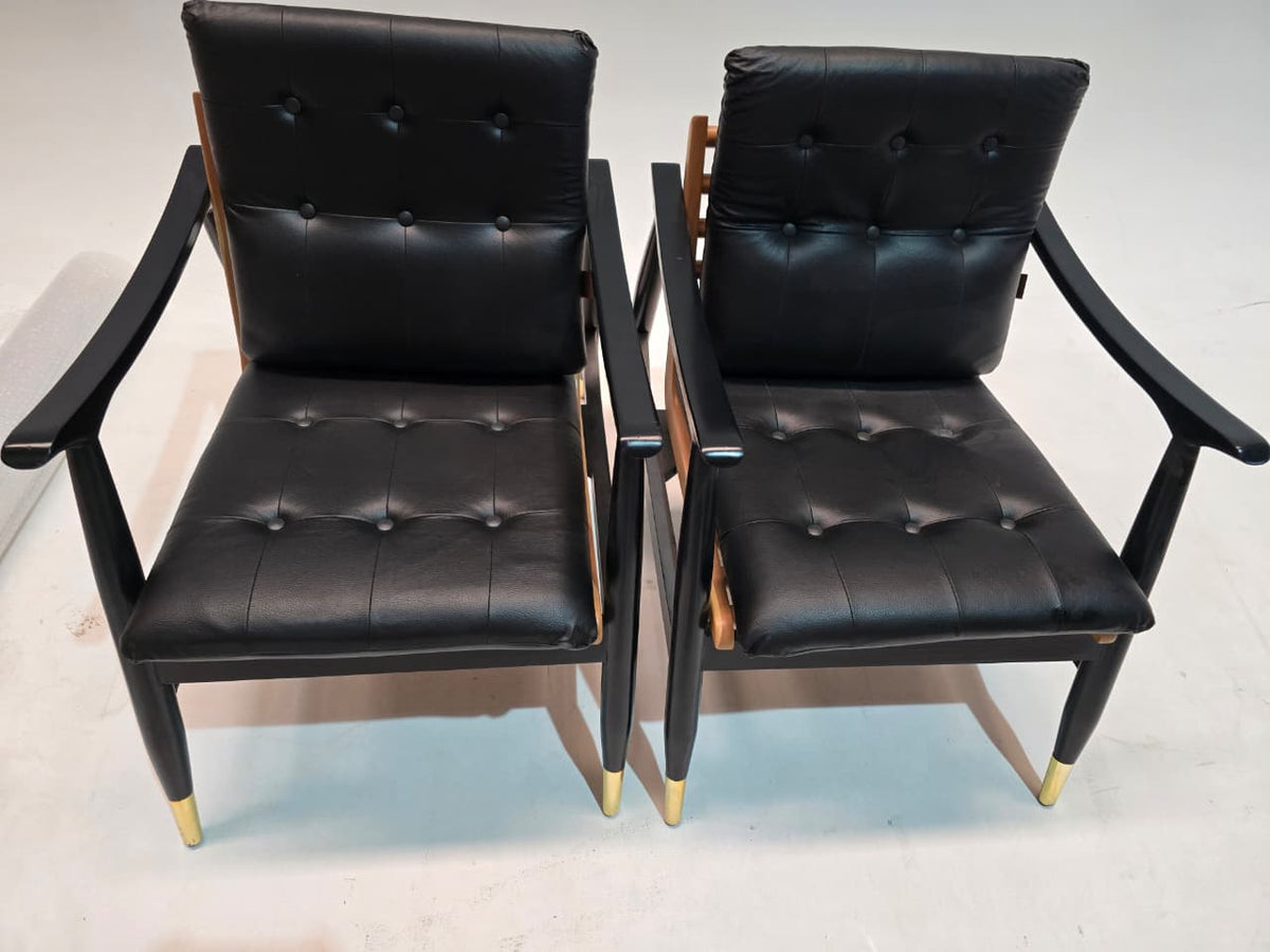 AS IS Bonna Armchair Bonna-Glory901 display item by SANCREA, showing the fabric and design of the seating piece.