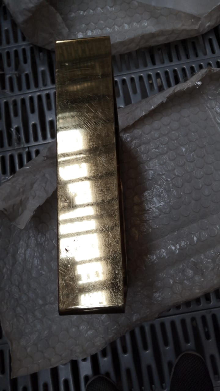 As Is Diva Bench As-Is Gold - DISPLAY ITEM - ebarza Furniture UAE | Shop Modern Furniture in Abu Dhabi & Dubai - مفروشات ايبازرا في الامارات | تسوق اثاث عصري وديكورات مميزة في دبي وابوظبي