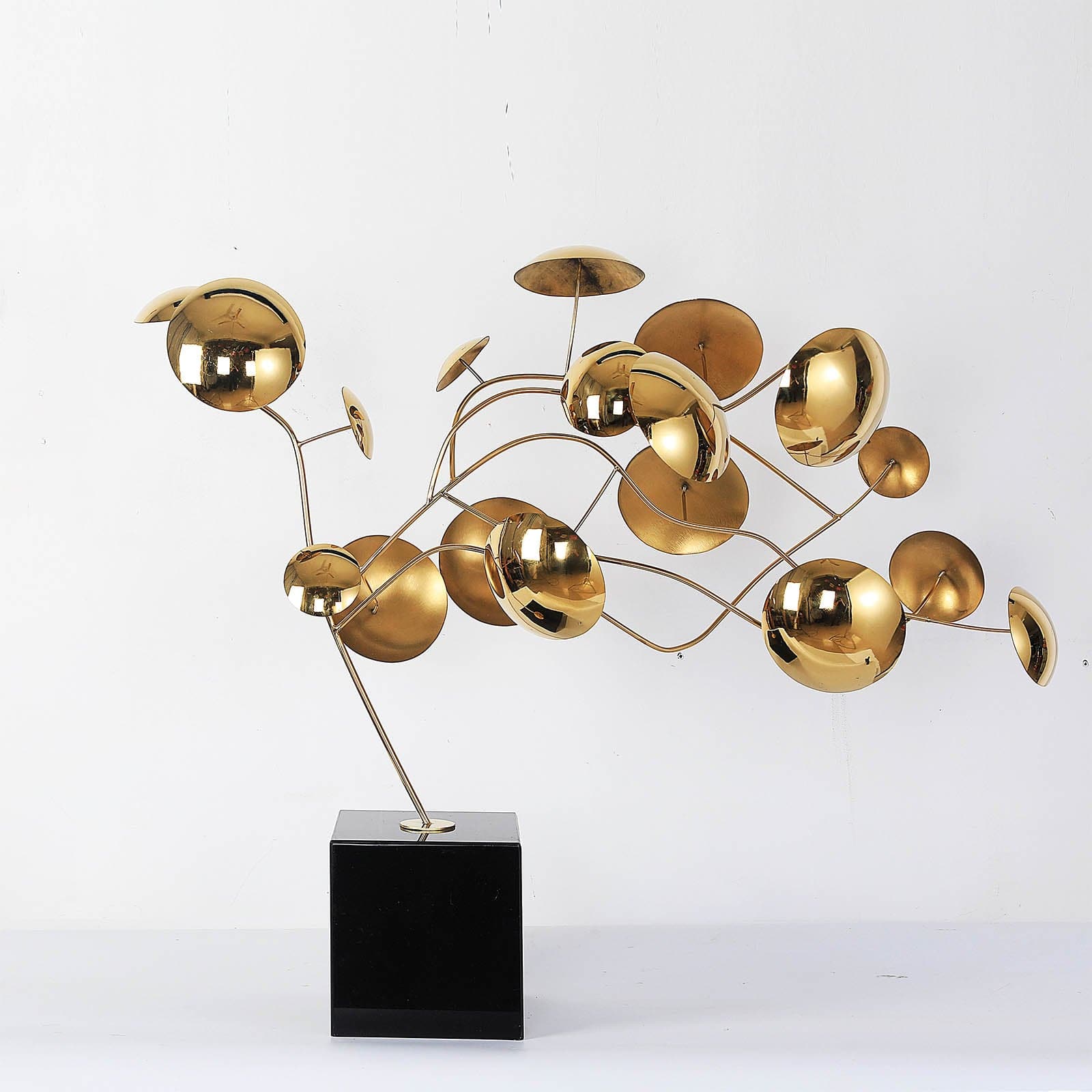 As Is - Handcrafted Stainless Steel Table Artwork B0010035/B00100-G - DISPLAY ITEM - ebarza Furniture UAE | Shop Modern Furniture in Abu Dhabi & Dubai - مفروشات ايبازرا في الامارات | تسوق اثاث عصري وديكورات مميزة في دبي وابوظبي