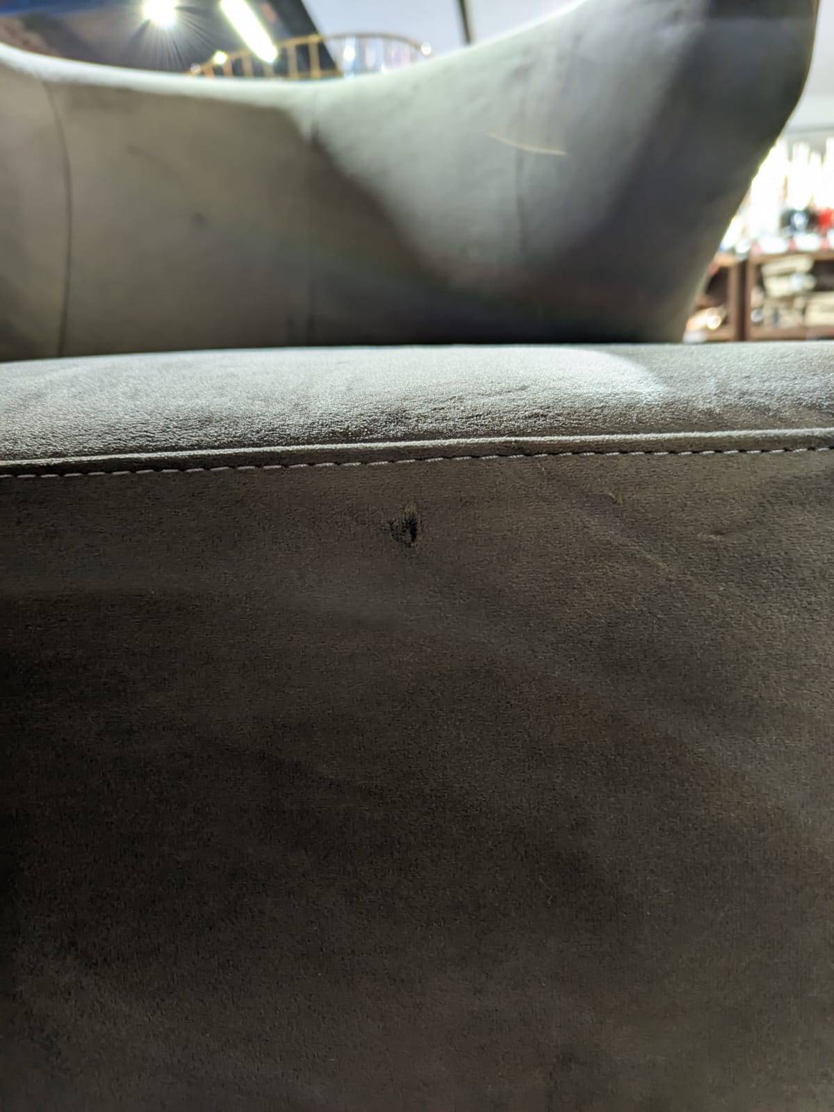 As Is Phantom Yakup Lounge Chair Sofa Yakup008 - DISPLAY ITEM - ebarza Furniture UAE | Shop Modern Furniture in Abu Dhabi & Dubai - مفروشات ايبازرا في الامارات | تسوق اثاث عصري وديكورات مميزة في دبي وابوظبي