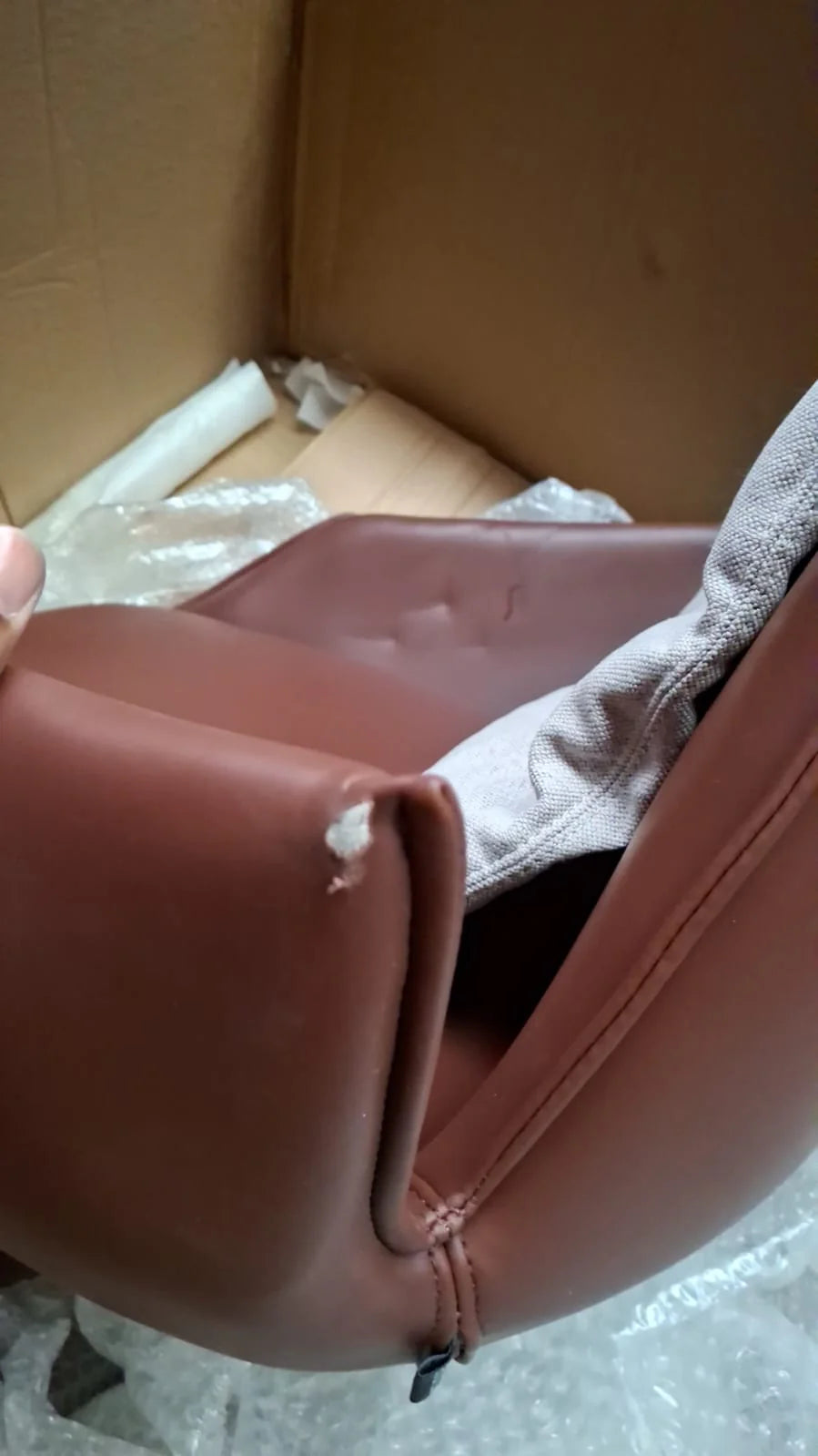 As Is - Severo Lounge Chair Lc045 Brown - DISPLAY ITEM - ebarza Furniture UAE | Shop Modern Furniture in Abu Dhabi & Dubai - مفروشات ايبازرا في الامارات | تسوق اثاث عصري وديكورات مميزة في دبي وابوظبي