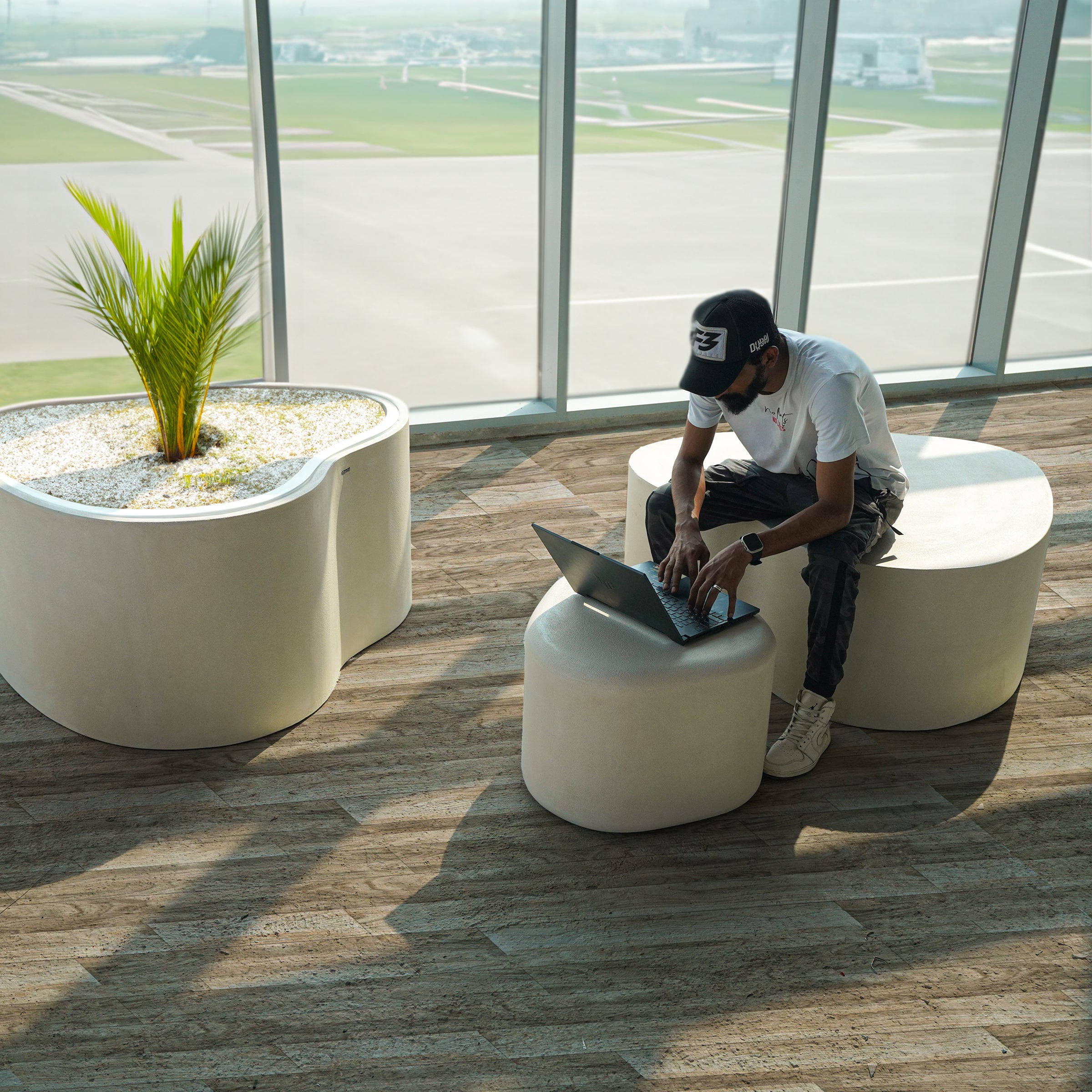 Beige Planter Box and Seating Bench XK-4086B - Planter Boxes - ebarza Furniture UAE | Shop Modern Furniture in Abu Dhabi & Dubai - مفروشات ايبازرا في الامارات | تسوق اثاث عصري وديكورات مميزة في دبي وابوظبي