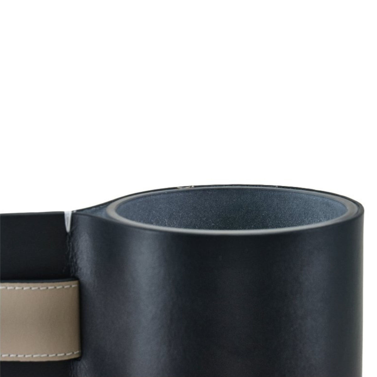 Black flower vase from BEACON, large L size, sleek design, suitable for floral arrangements and home decor.
