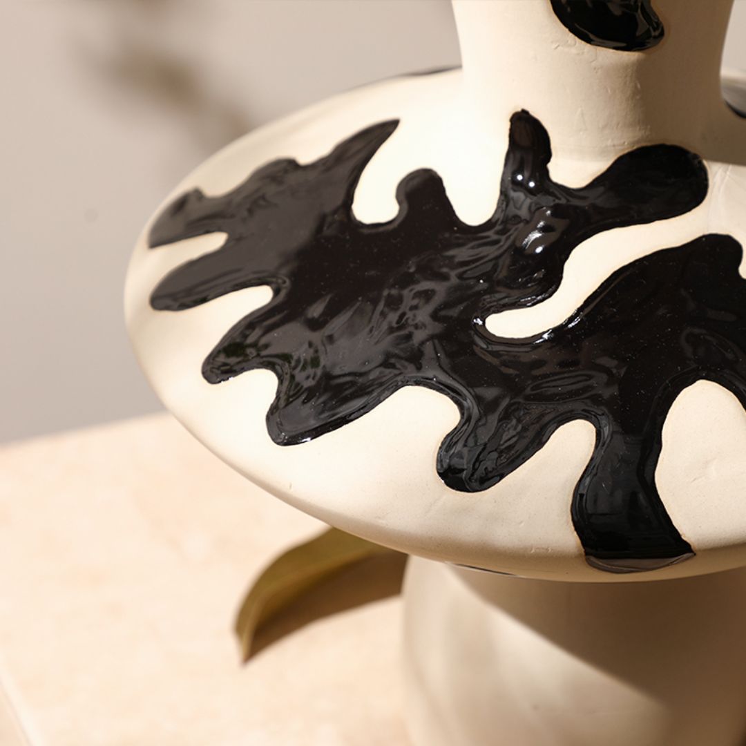 Black Hand-Painted Vase -B FD-D24068B - Vases - ebarza Furniture UAE | Shop Modern Furniture in Abu Dhabi & Dubai - مفروشات ايبازرا في الامارات | تسوق اثاث عصري وديكورات مميزة في دبي وابوظبي