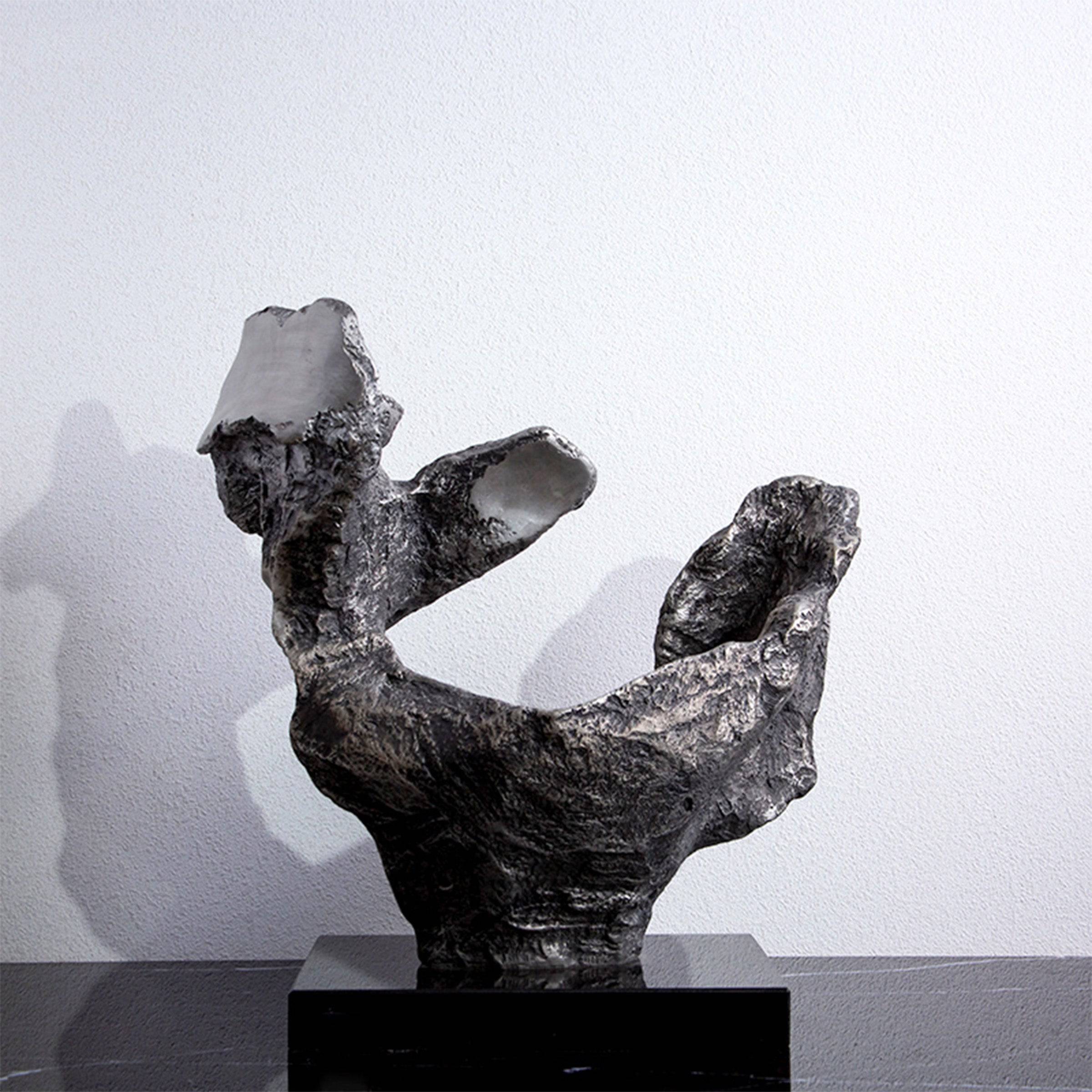 Black-Sliver Resin Decoration Fb-Sz2040A - Home Decor Figurines - ebarza Furniture UAE | Shop Modern Furniture in Abu Dhabi & Dubai - مفروشات ايبازرا في الامارات | تسوق اثاث عصري وديكورات مميزة في دبي وابوظبي