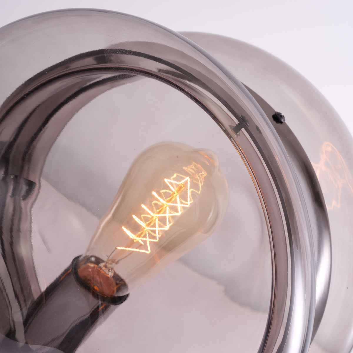 BEACON Cosmos Orb table lamp CY-TD-1049 with spherical design, ideal as a desk or table lamp, in a modern, stylish look.