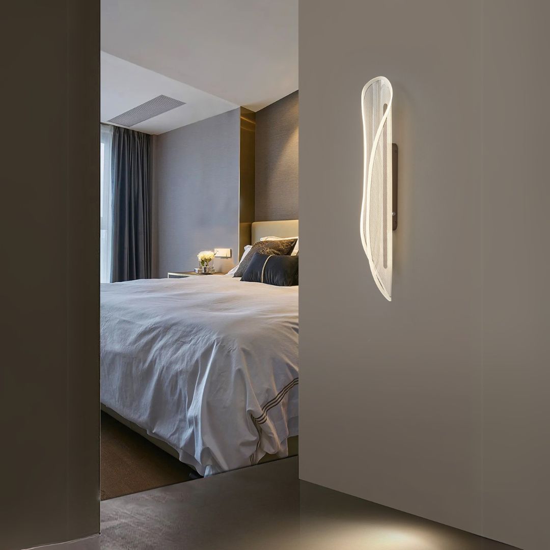 Crystal Curve Wall Lamp MA05788W-001 - Wall Lamps - ebarza Furniture UAE | Shop Modern Furniture in Abu Dhabi & Dubai - مفروشات ايبازرا في الامارات | تسوق اثاث عصري وديكورات مميزة في دبي وابوظبي