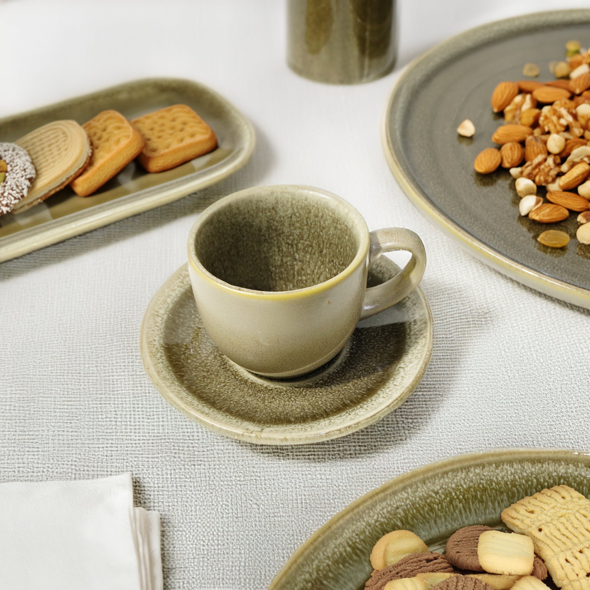 Cup & Saucer Brown HZ4333/32Brown - Coffee Sets - ebarza Furniture UAE | Shop Modern Furniture in Abu Dhabi & Dubai - مفروشات ايبازرا في الامارات | تسوق اثاث عصري وديكورات مميزة في دبي وابوظبي