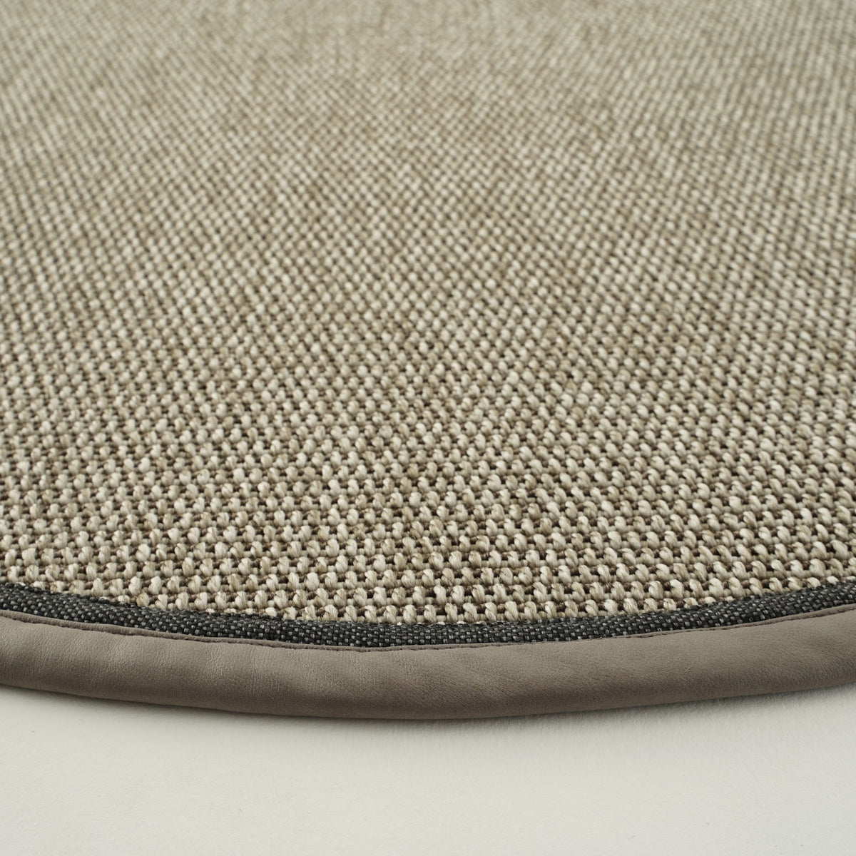 D150 cm COOL HALI Montana sisal carpet rug with natural beige woven texture, ideal for modern home decor.