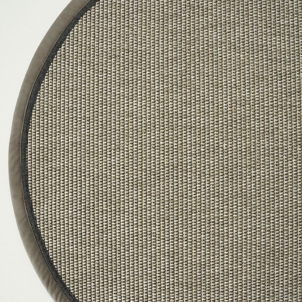D150 cm sisal carpet Montana by COOL HALI, natural textured rug with neutral tones, ideal for modern living spaces.