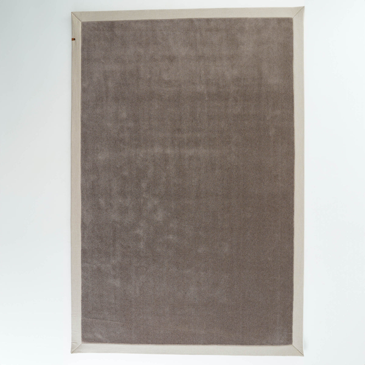 Display of the COOL HALI Bounty 92 Monterey Rug in 400x300 cm, featuring intricate patterns and soft colors on a neutral background.