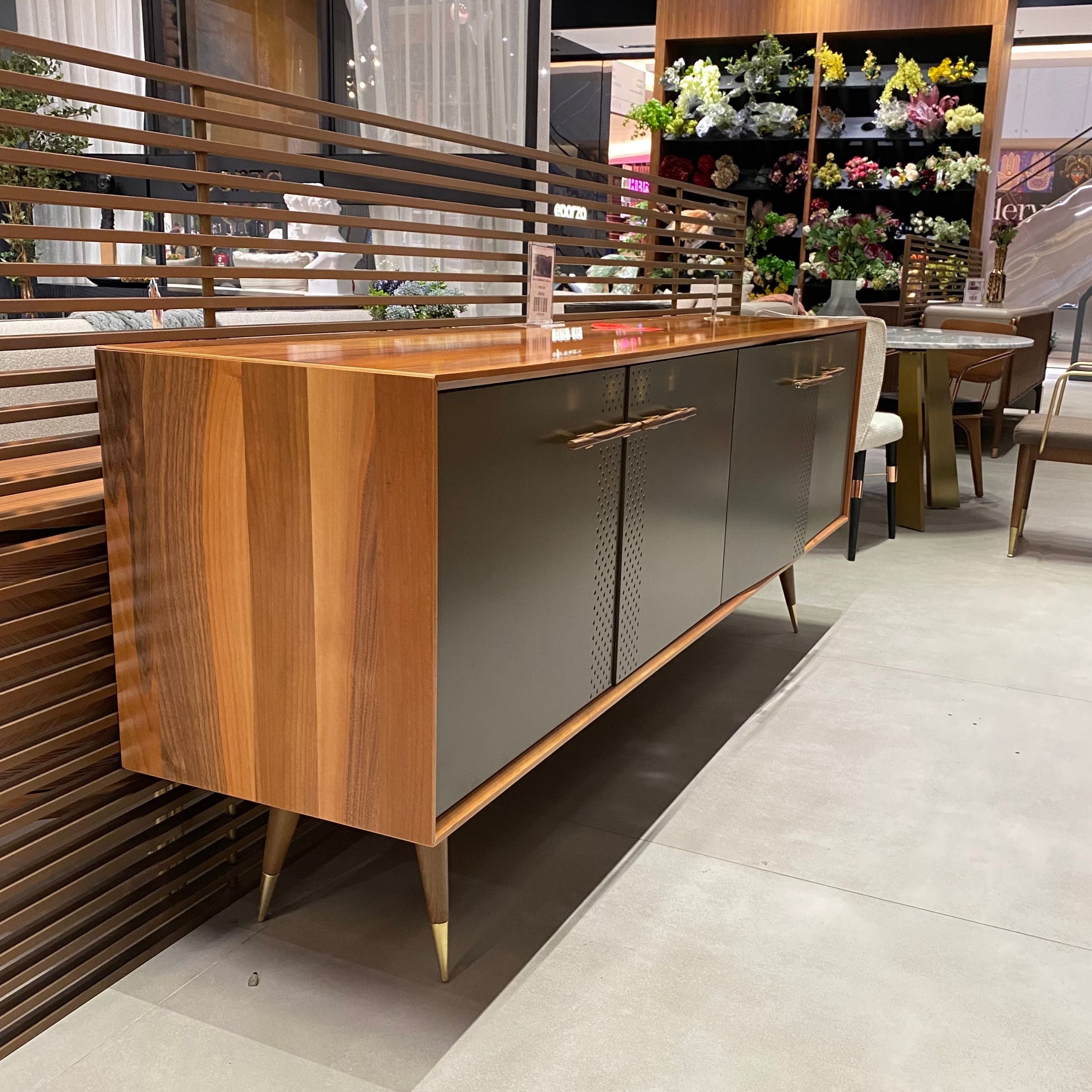 Display Item - Alvin Sideboard/Console Alvin008Nakheel - DISPLAY ITEM - ebarza Furniture UAE | Shop Modern Furniture in Abu Dhabi & Dubai - مفروشات ايبازرا في الامارات | تسوق اثاث عصري وديكورات مميزة في دبي وابوظبي