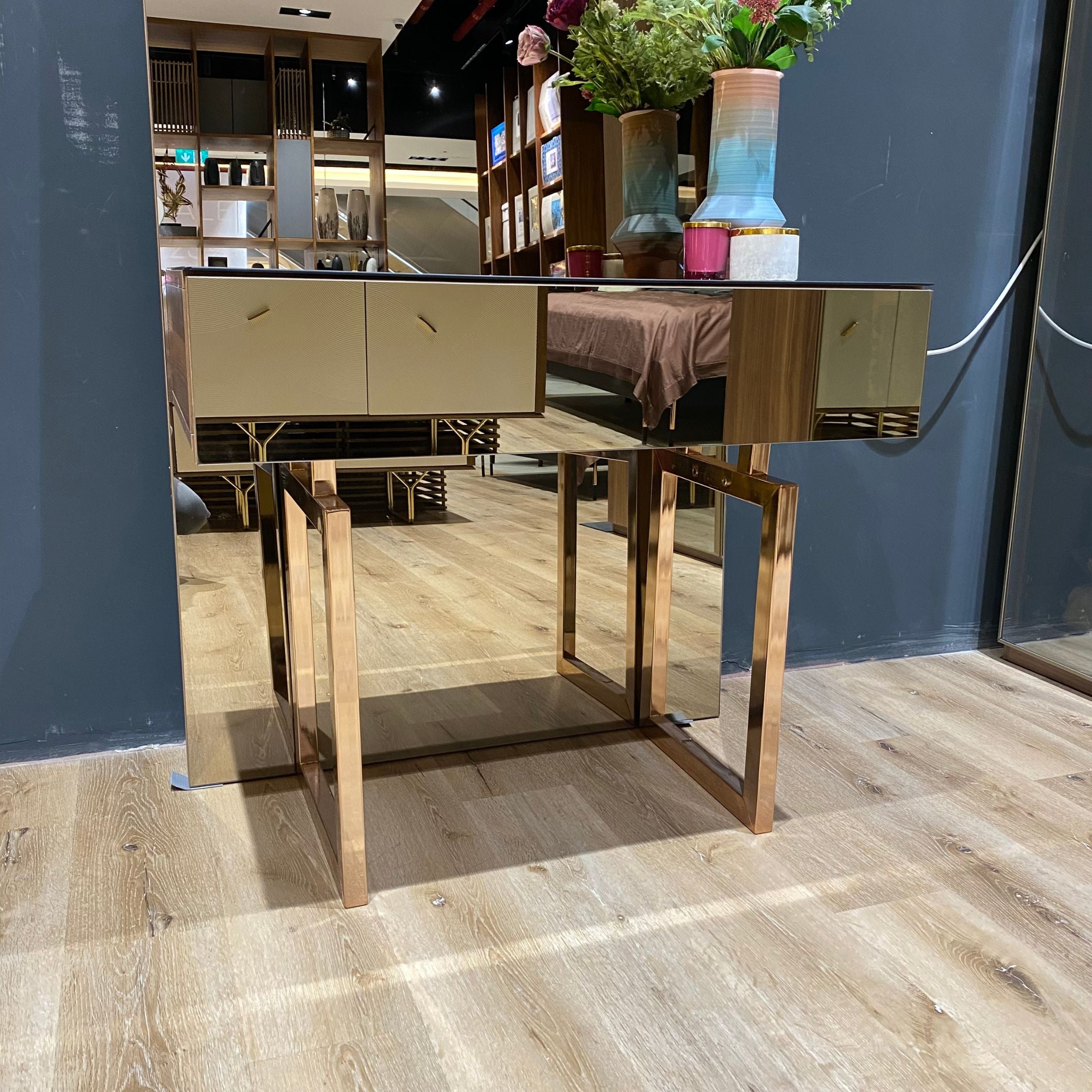 Display item - Block Make-Up Module Blockmake-Up(Penny Table)Nakheel - DISPLAY ITEM - ebarza Furniture UAE | Shop Modern Furniture in Abu Dhabi & Dubai - مفروشات ايبازرا في الامارات | تسوق اثاث عصري وديكورات مميزة في دبي وابوظبي