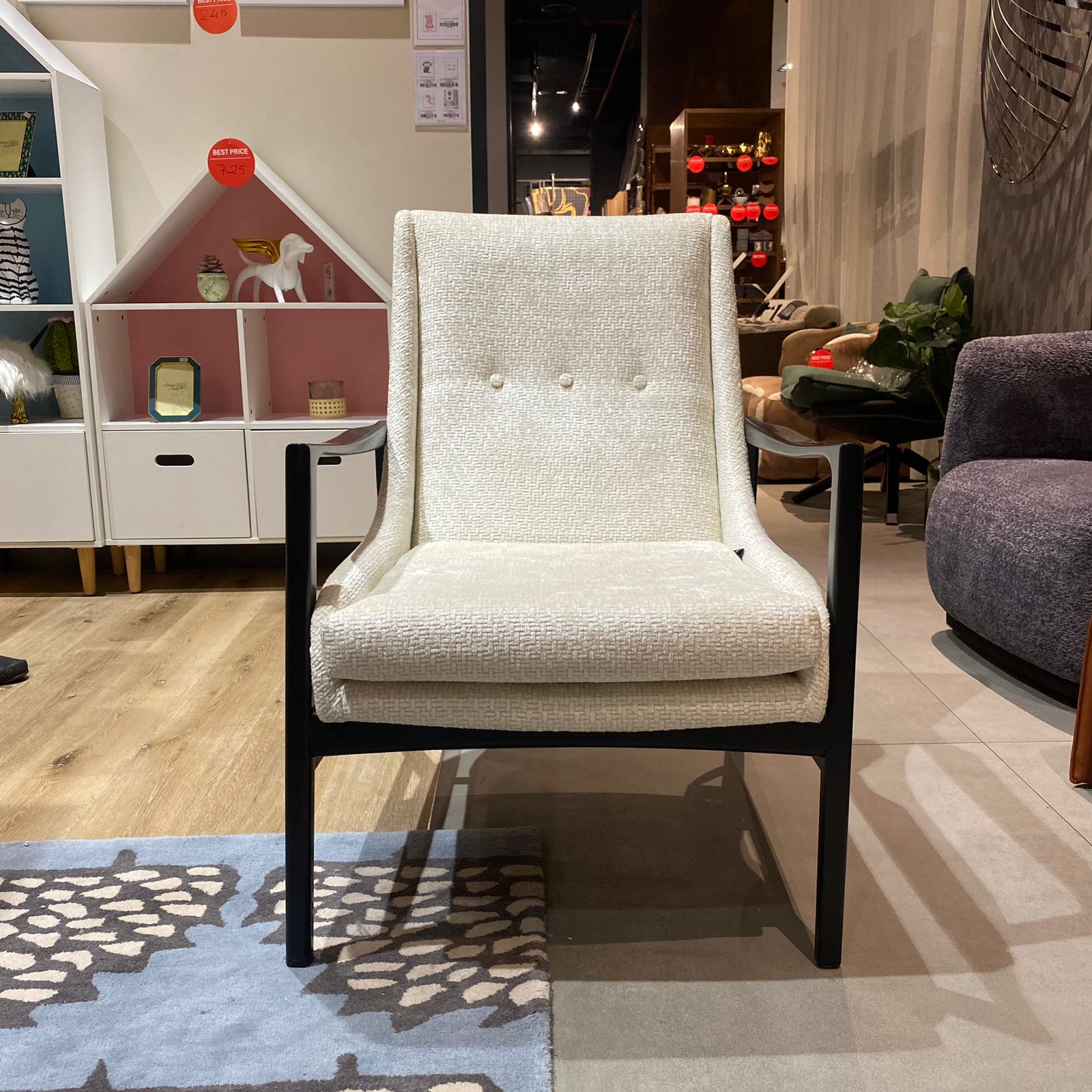 Display Item - Bronx Lounge Chair Bronx-001Nakheel - DISPLAY ITEM - ebarza Furniture UAE | Shop Modern Furniture in Abu Dhabi & Dubai - مفروشات ايبازرا في الامارات | تسوق اثاث عصري وديكورات مميزة في دبي وابوظبي