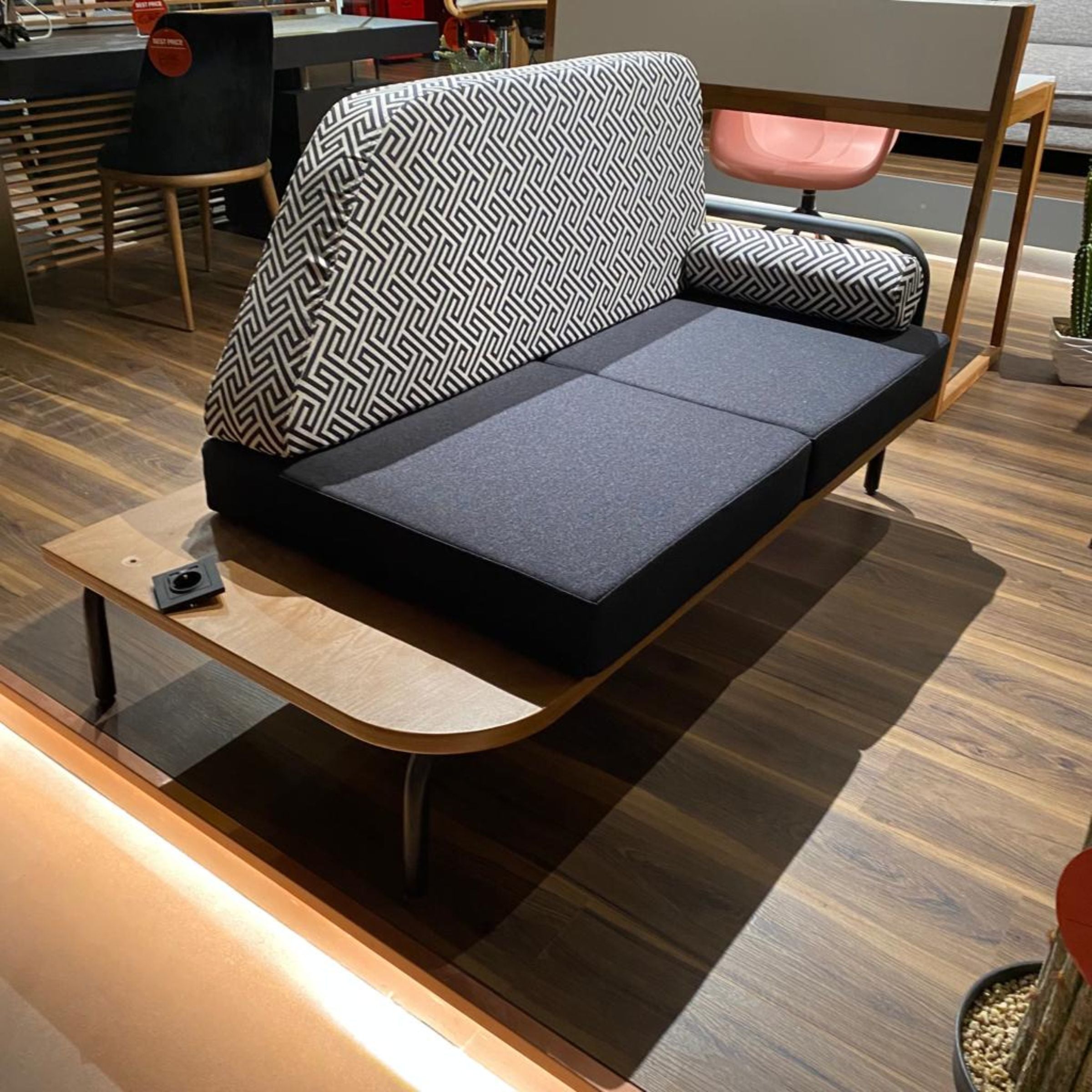 Display Item - Eagle Double Side Sofa Eagle - DISPLAY ITEM - ebarza Furniture UAE | Shop Modern Furniture in Abu Dhabi & Dubai - مفروشات ايبازرا في الامارات | تسوق اثاث عصري وديكورات مميزة في دبي وابوظبي