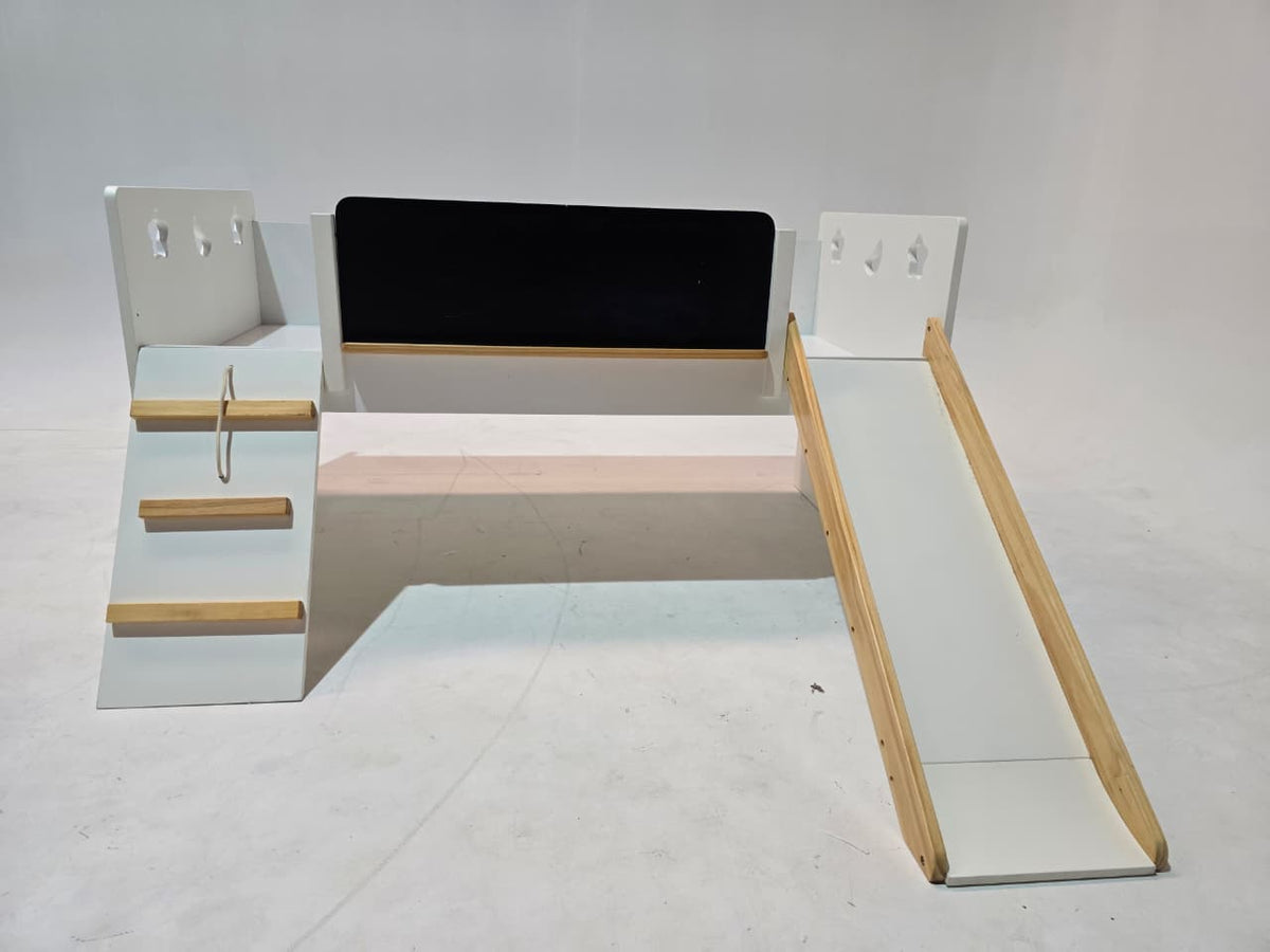 Display of the Fun Kids Bed HK-C004 by BEACON, featuring colorful design and sturdy construction for children's bedrooms.