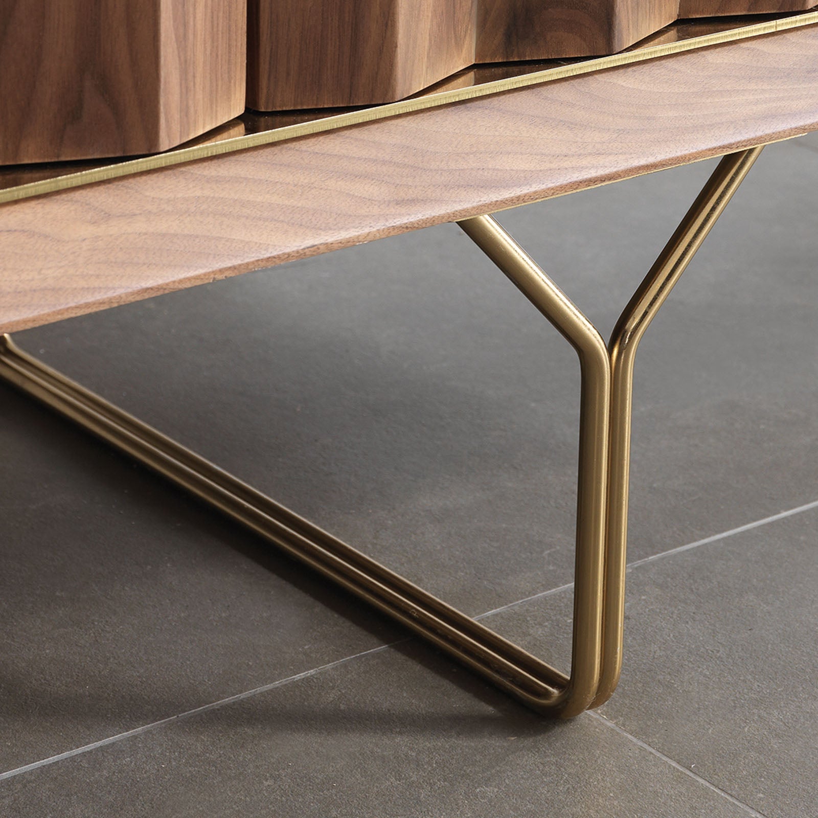 Display Item Ginda Side-board And Mirror Ginda009-Nakheel - DISPLAY ITEM - ebarza Furniture UAE | Shop Modern Furniture in Abu Dhabi & Dubai - مفروشات ايبازرا في الامارات | تسوق اثاث عصري وديكورات مميزة في دبي وابوظبي