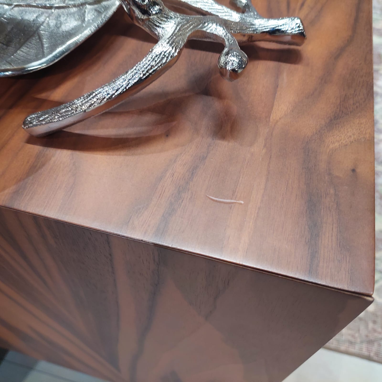 Display Item Ginda Side-board And Mirror Ginda009-Nakheel - DISPLAY ITEM - ebarza Furniture UAE | Shop Modern Furniture in Abu Dhabi & Dubai - مفروشات ايبازرا في الامارات | تسوق اثاث عصري وديكورات مميزة في دبي وابوظبي