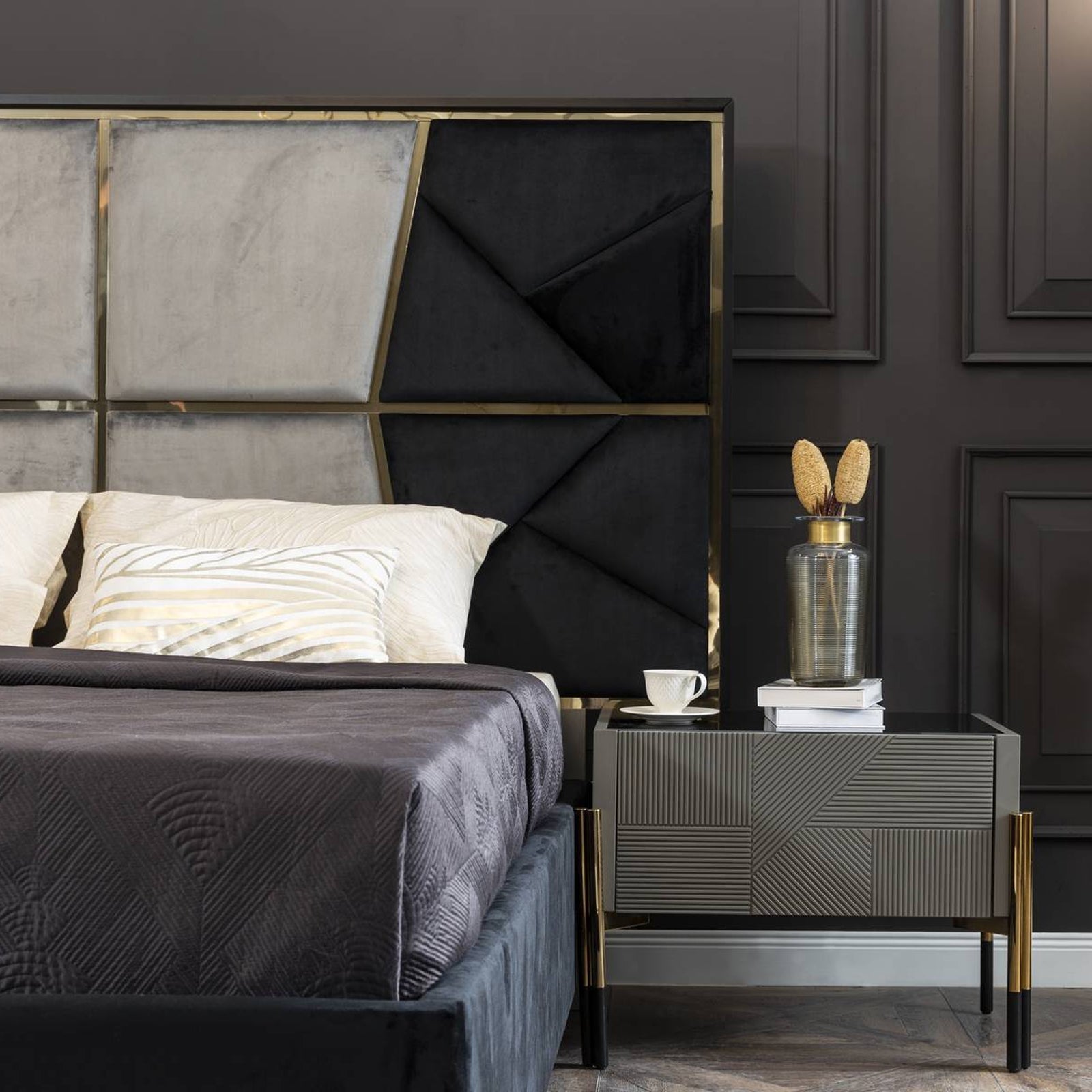 Display Item - Grey Bedroom set Diva022-BedroomYAS - DISPLAY ITEM - ebarza Furniture UAE | Shop Modern Furniture in Abu Dhabi & Dubai - مفروشات ايبازرا في الامارات | تسوق اثاث عصري وديكورات مميزة في دبي وابوظبي