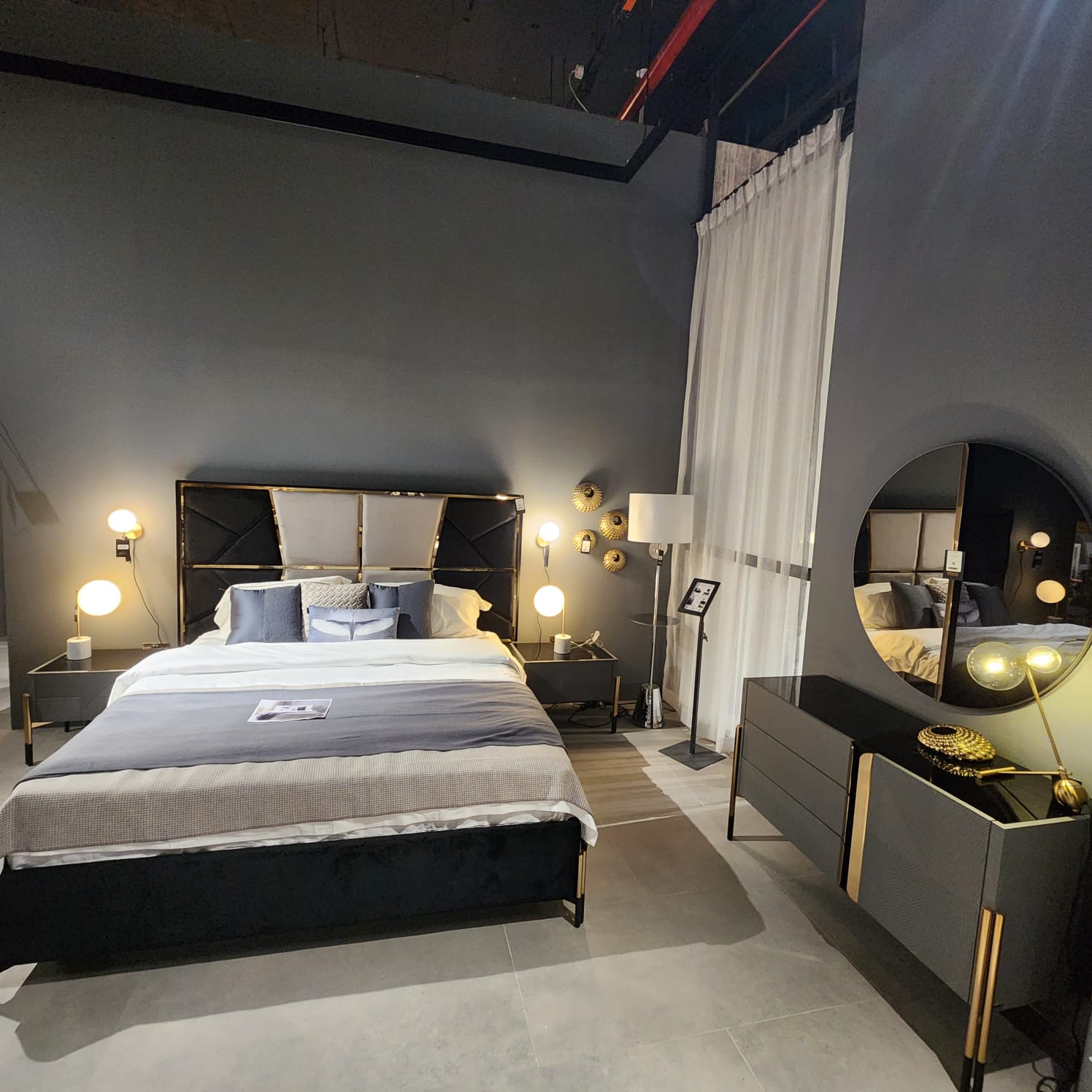 Display Item - Grey Bedroom set Diva022-BedroomYAS - DISPLAY ITEM - ebarza Furniture UAE | Shop Modern Furniture in Abu Dhabi & Dubai - مفروشات ايبازرا في الامارات | تسوق اثاث عصري وديكورات مميزة في دبي وابوظبي