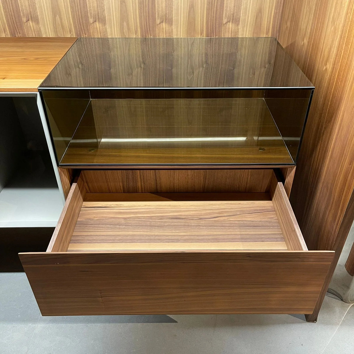 Display Item - Lima Side-Board Lima001-YAS - DISPLAY ITEM - ebarza Furniture UAE | Shop Modern Furniture in Abu Dhabi & Dubai - مفروشات ايبازرا في الامارات | تسوق اثاث عصري وديكورات مميزة في دبي وابوظبي