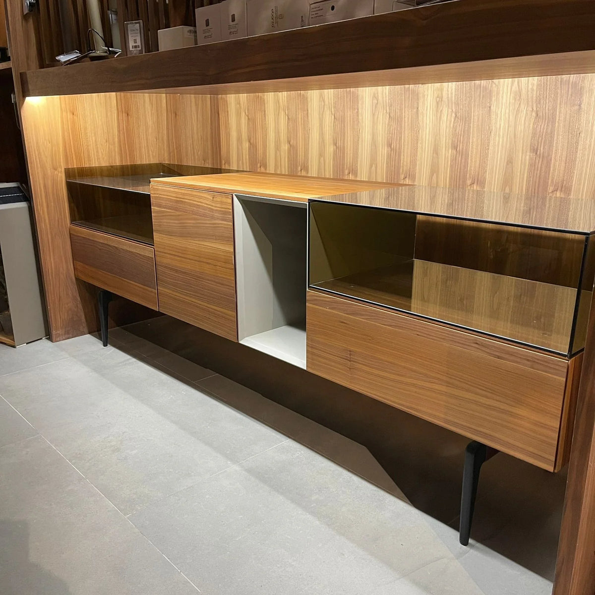 Display Item - Lima Side-Board Lima001-YAS - DISPLAY ITEM - ebarza Furniture UAE | Shop Modern Furniture in Abu Dhabi & Dubai - مفروشات ايبازرا في الامارات | تسوق اثاث عصري وديكورات مميزة في دبي وابوظبي