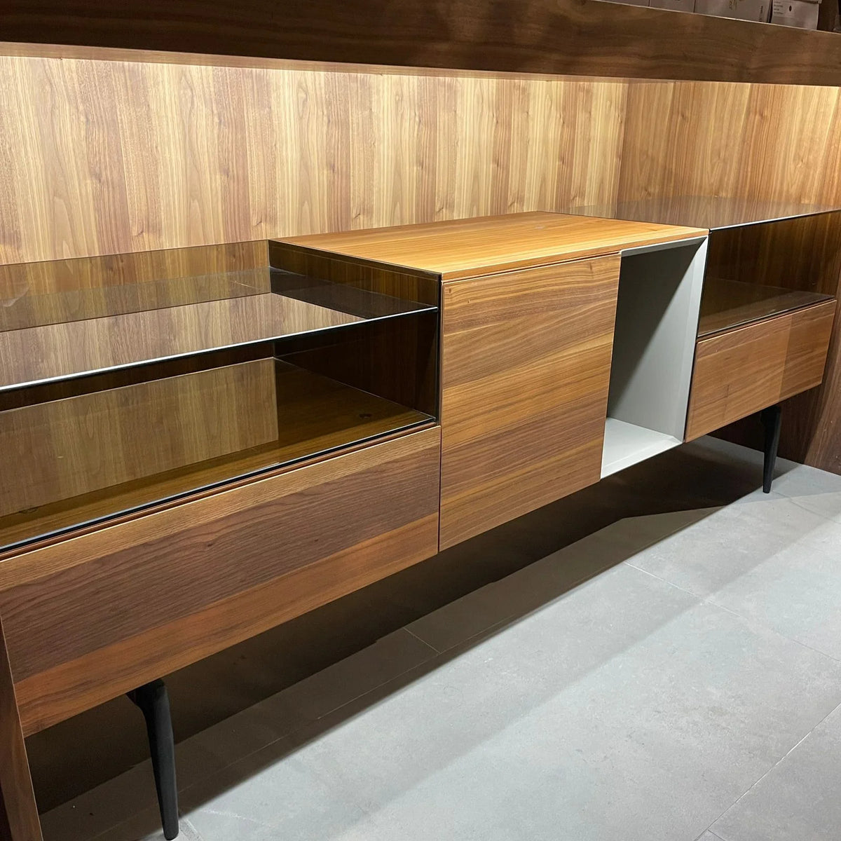 Display Item - Lima Side-Board Lima001-YAS - DISPLAY ITEM - ebarza Furniture UAE | Shop Modern Furniture in Abu Dhabi & Dubai - مفروشات ايبازرا في الامارات | تسوق اثاث عصري وديكورات مميزة في دبي وابوظبي