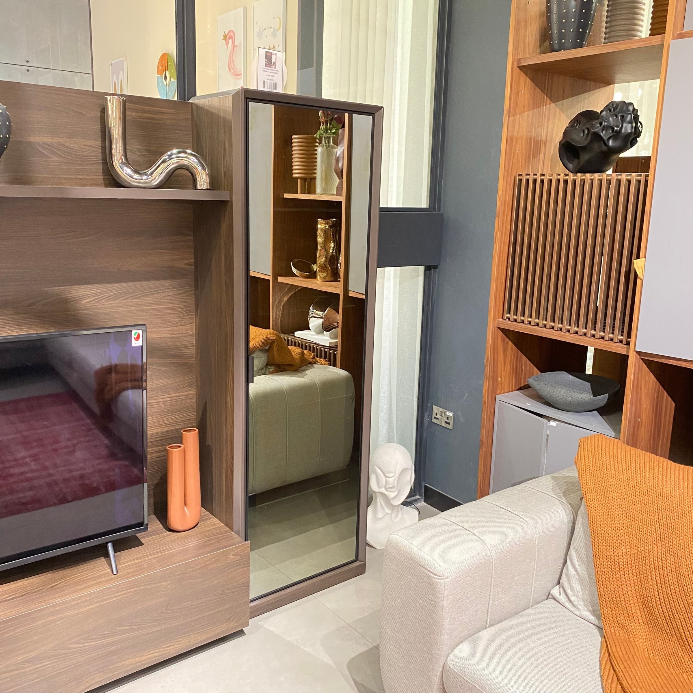 Display Item - Luis Wall Unit Glass Module Luis-GlassNakheel - DISPLAY ITEM - ebarza Furniture UAE | Shop Modern Furniture in Abu Dhabi & Dubai - مفروشات ايبازرا في الامارات | تسوق اثاث عصري وديكورات مميزة في دبي وابوظبي