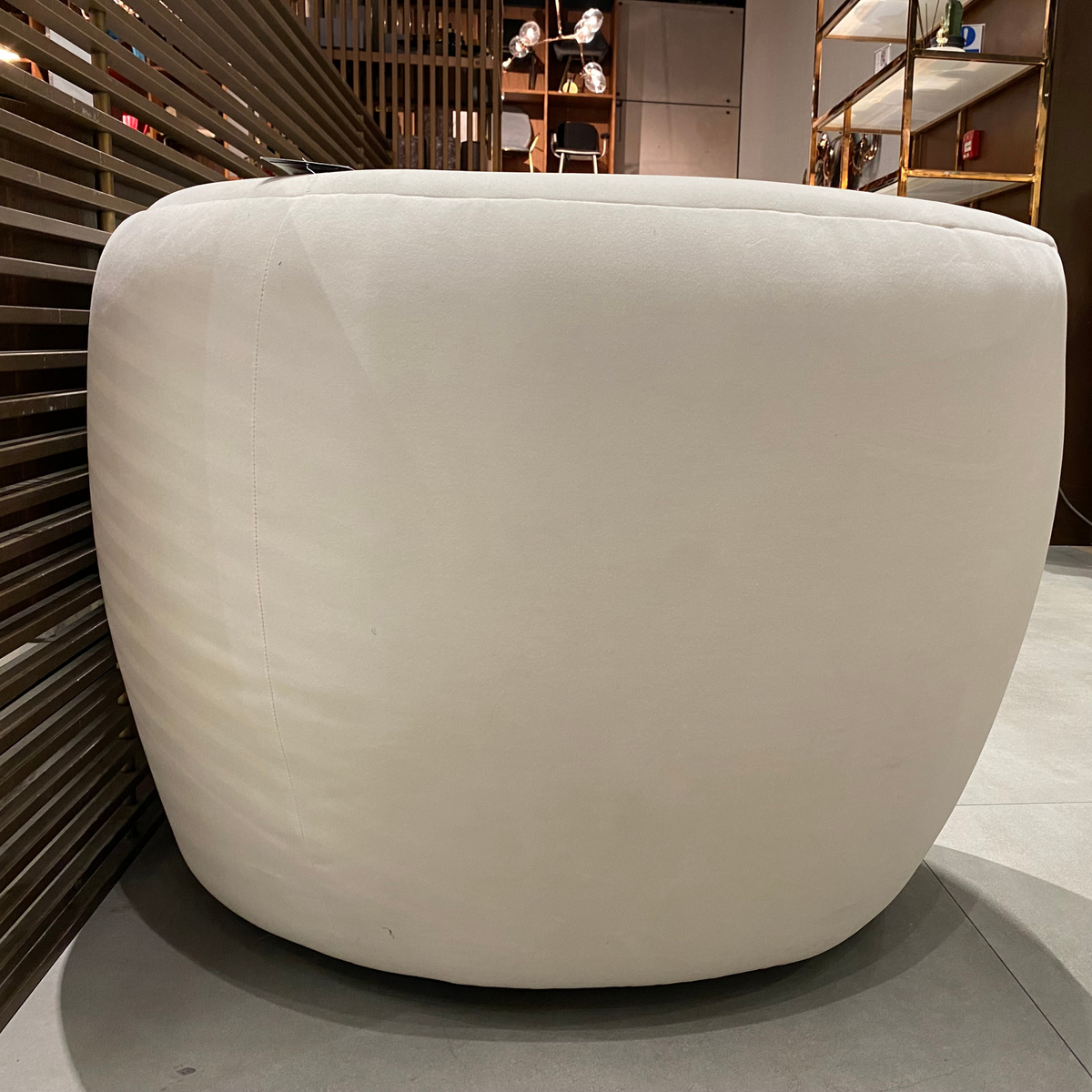Display Item - Modern Chaise Lounger - Crème 18079ENakheel - DISPLAY ITEM - ebarza Furniture UAE | Shop Modern Furniture in Abu Dhabi & Dubai - مفروشات ايبازرا في الامارات | تسوق اثاث عصري وديكورات مميزة في دبي وابوظبي