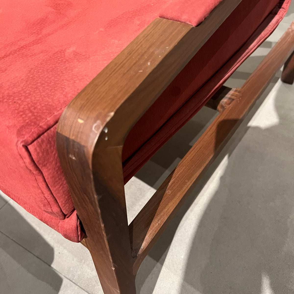Display Item - Nordic Solid Wood Lounge Chair And Ottoman Nordic-001-R(Rose Berger)Nakheel - DISPLAY ITEM - ebarza Furniture UAE | Shop Modern Furniture in Abu Dhabi & Dubai - مفروشات ايبازرا في الامارات | تسوق اثاث عصري وديكورات مميزة في دبي وابوظبي