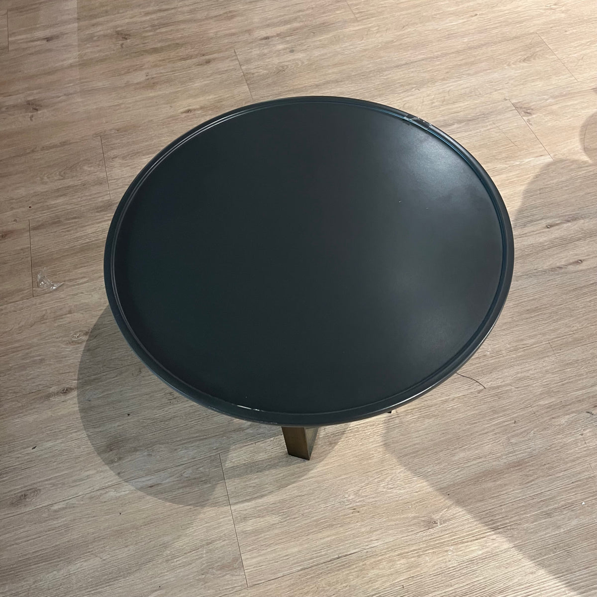 Display image of Pietra Kristal round side table by KRISTAL MOBILYA featuring a clear glass top and modern design.