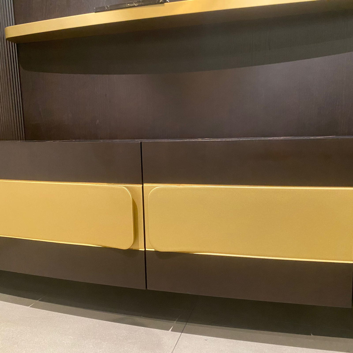 Display Item - Vega TV Unit 268cm TVAVEG001Nakheel - DISPLAY ITEM - ebarza Furniture UAE | Shop Modern Furniture in Abu Dhabi & Dubai - مفروشات ايبازرا في الامارات | تسوق اثاث عصري وديكورات مميزة في دبي وابوظبي