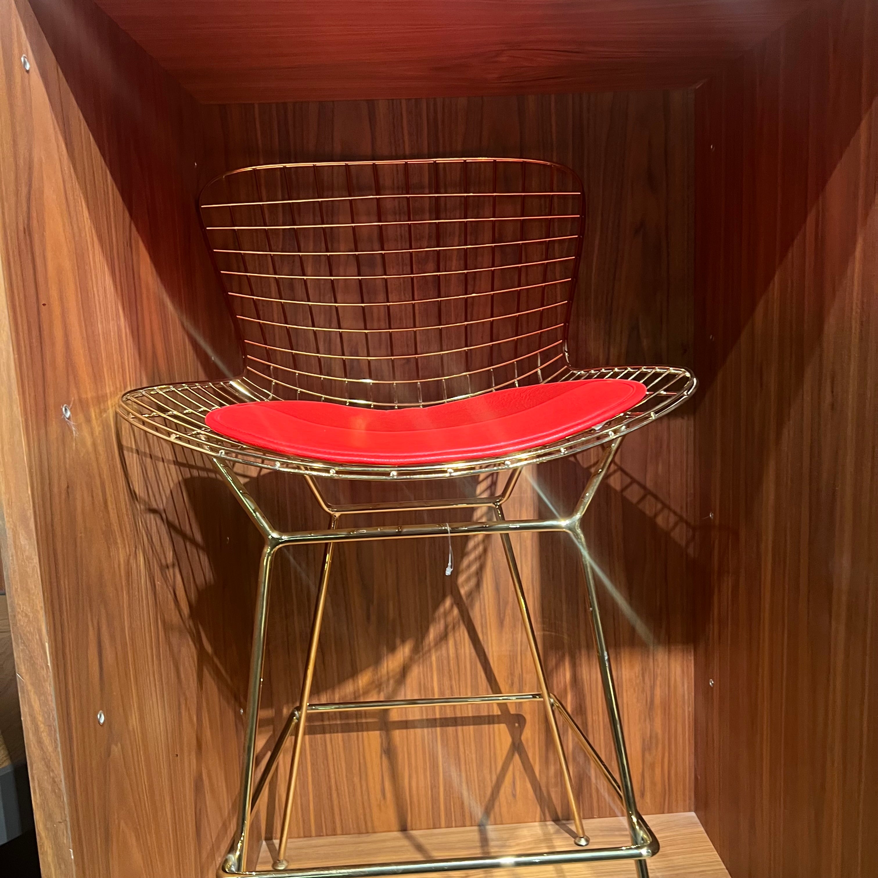 Display Item - Wire Bar Stool & Pu Leather Cushion Bp8601-G Nakheel - DISPLAY ITEM - ebarza Furniture UAE | Shop Modern Furniture in Abu Dhabi & Dubai - مفروشات ايبازرا في الامارات | تسوق اثاث عصري وديكورات مميزة في دبي وابوظبي