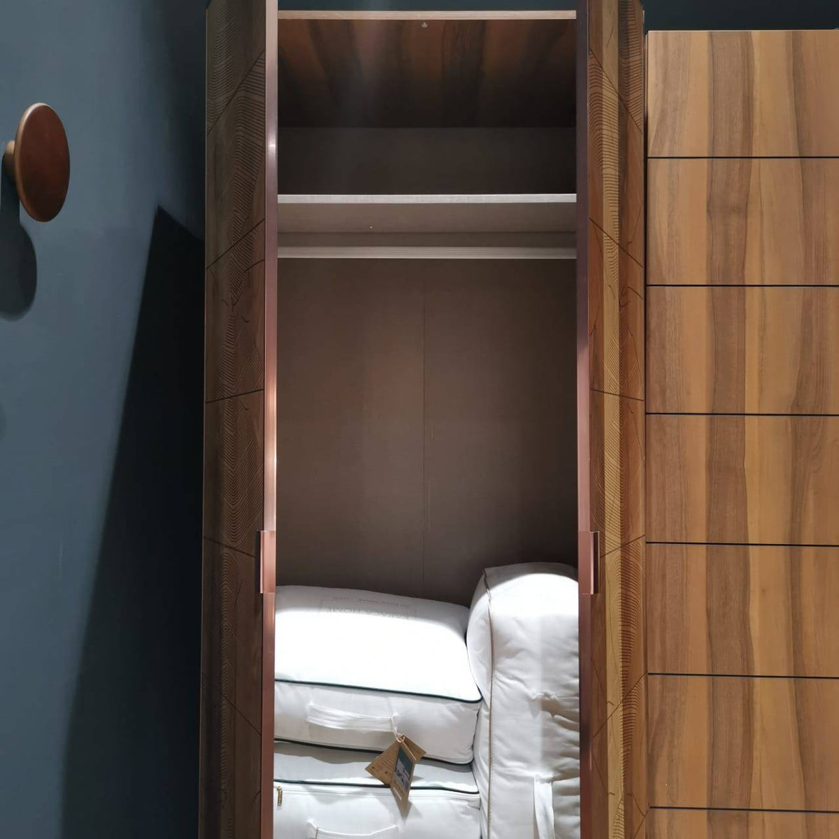 Display Piece - Double Module Cabinet With Led And Mdf Doors - DISPLAY ITEM - ebarza Furniture UAE | Shop Modern Furniture in Abu Dhabi & Dubai - مفروشات ايبازرا في الامارات | تسوق اثاث عصري وديكورات مميزة في دبي وابوظبي