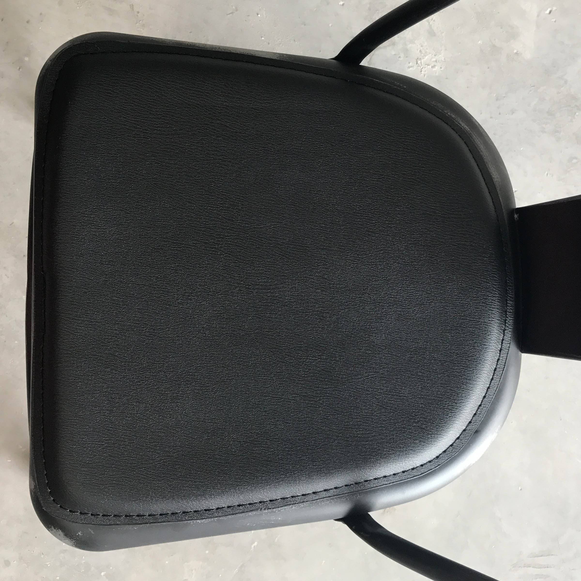 Distressed Antique Vintage Dinning Chair T01-Ba Mc-001R - Chairs - ebarza Furniture UAE | Shop Modern Furniture in Abu Dhabi & Dubai - مفروشات ايبازرا في الامارات | تسوق اثاث عصري وديكورات مميزة في دبي وابوظبي