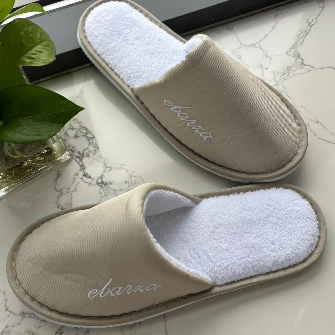 BEACON ebarza bathroom slippers, 29.5 x 11 cm, soft slip-on footwear for bathroom use, in neutral color with textured sole.