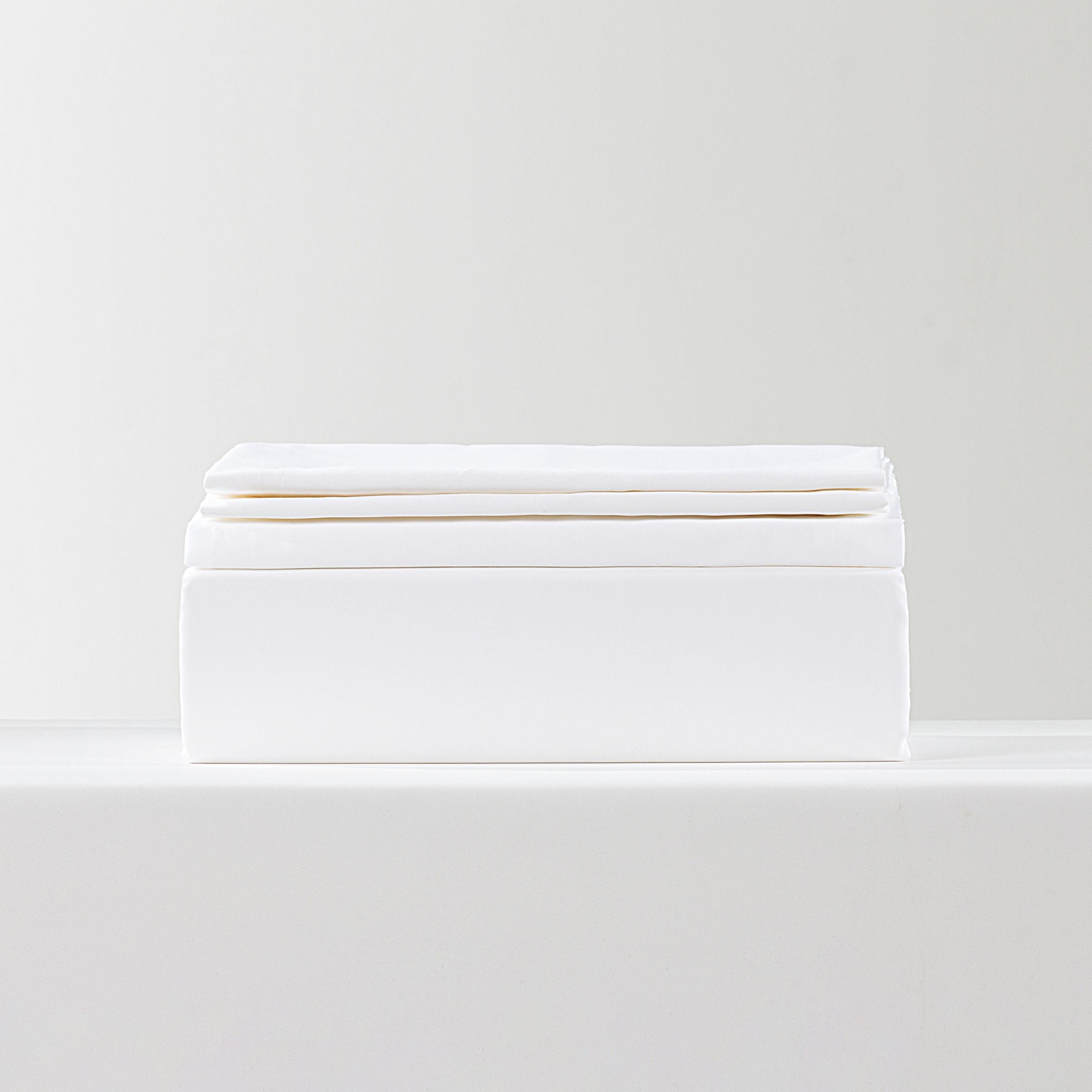 ebarza White Bedding Set 180x260/130x220/63x83cm EBBS-001-WHITE - Bedding - ebarza Furniture UAE | Shop Modern Furniture in Abu Dhabi & Dubai - مفروشات ايبازرا في الامارات | تسوق اثاث عصري وديكورات مميزة في دبي وابوظبي