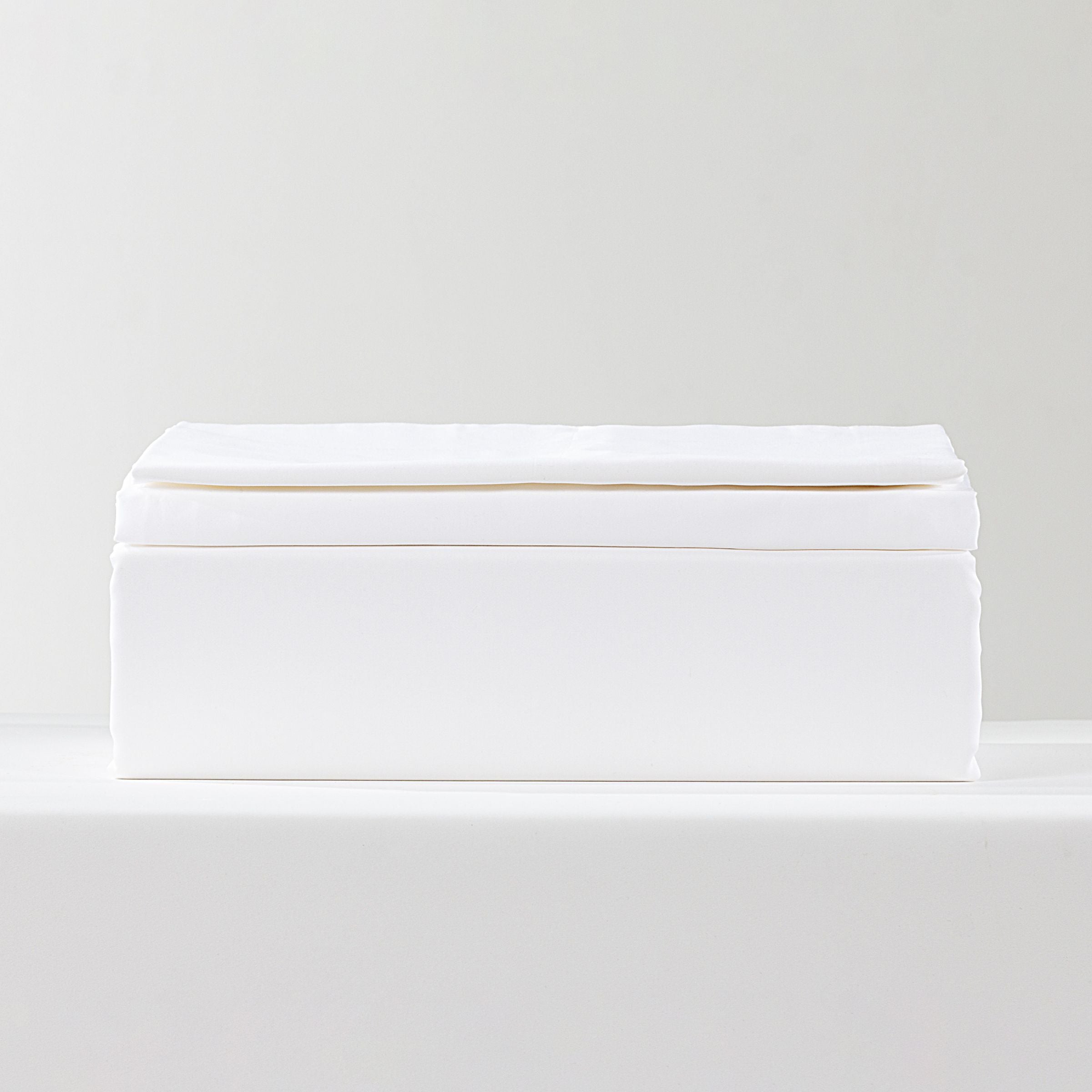 ebarza White Bedding Set 245x260/220x240/60x88cm EBBS-003-WHITE - Bedding - ebarza Furniture UAE | Shop Modern Furniture in Abu Dhabi & Dubai - مفروشات ايبازرا في الامارات | تسوق اثاث عصري وديكورات مميزة في دبي وابوظبي